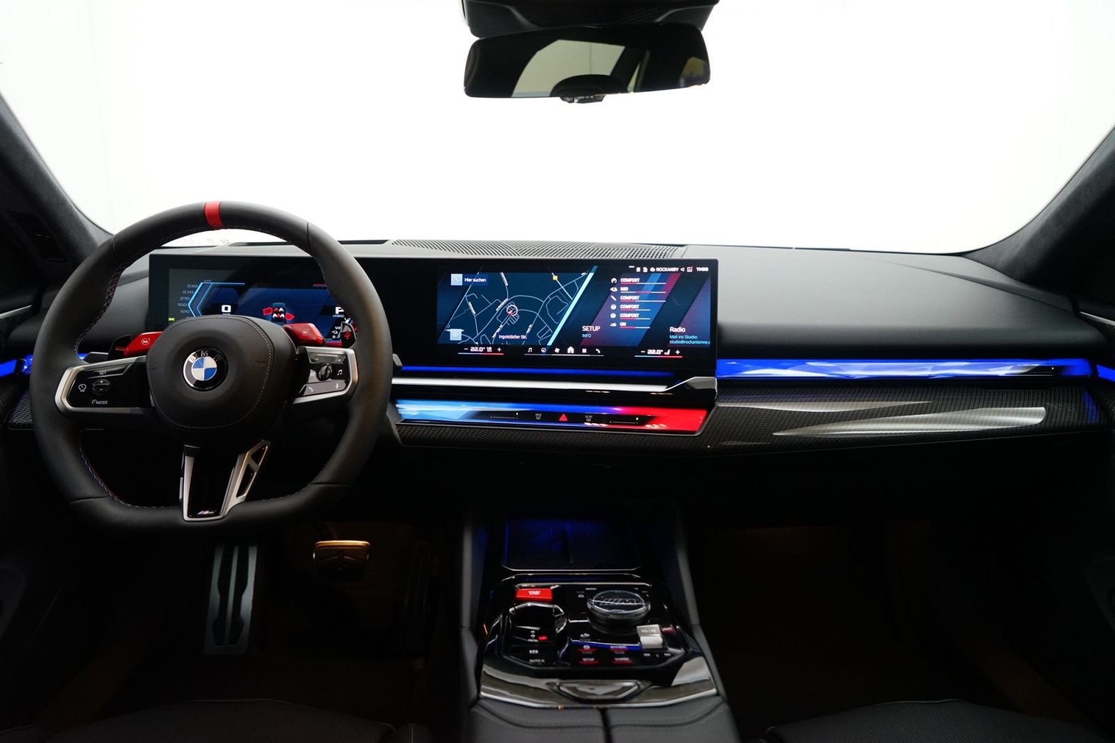 Fahrzeugabbildung BMW M5 Touring [Ultimate Package, HUD, ACC, AHK]