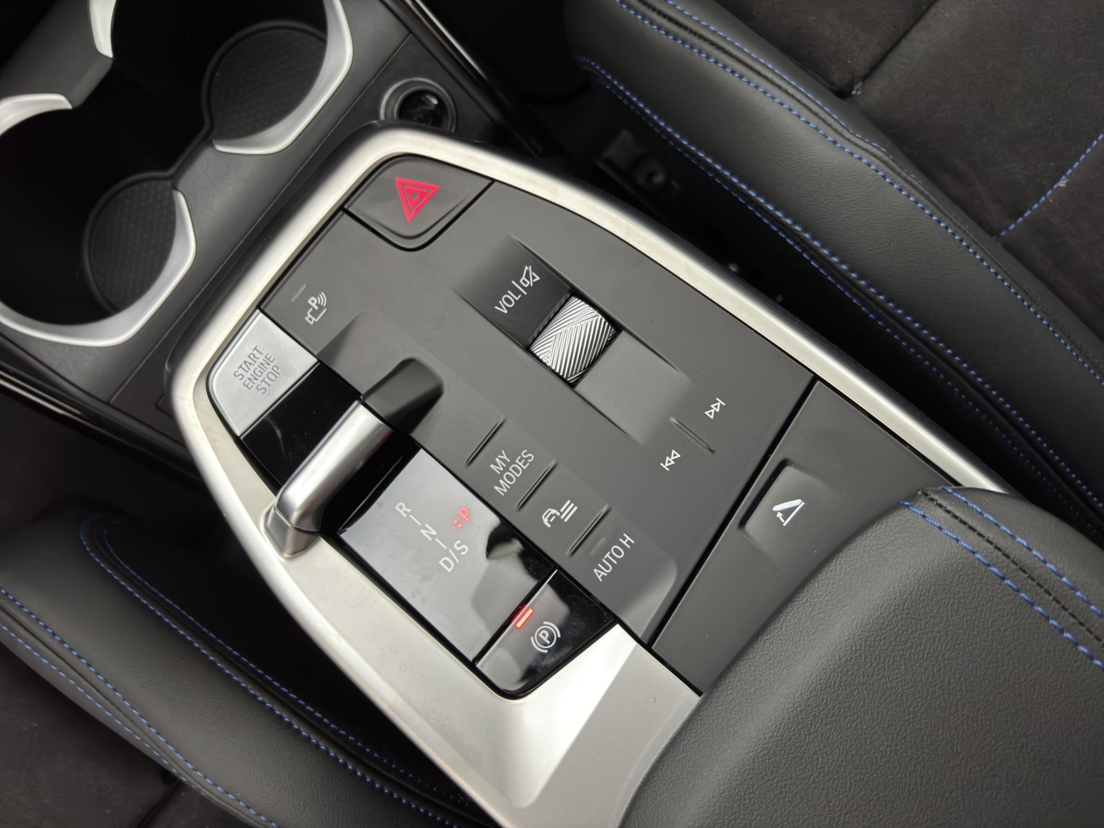 Fahrzeugabbildung BMW X1 sDrive20i [M Sport, AHK, ACC, RFK, 18 LMR]