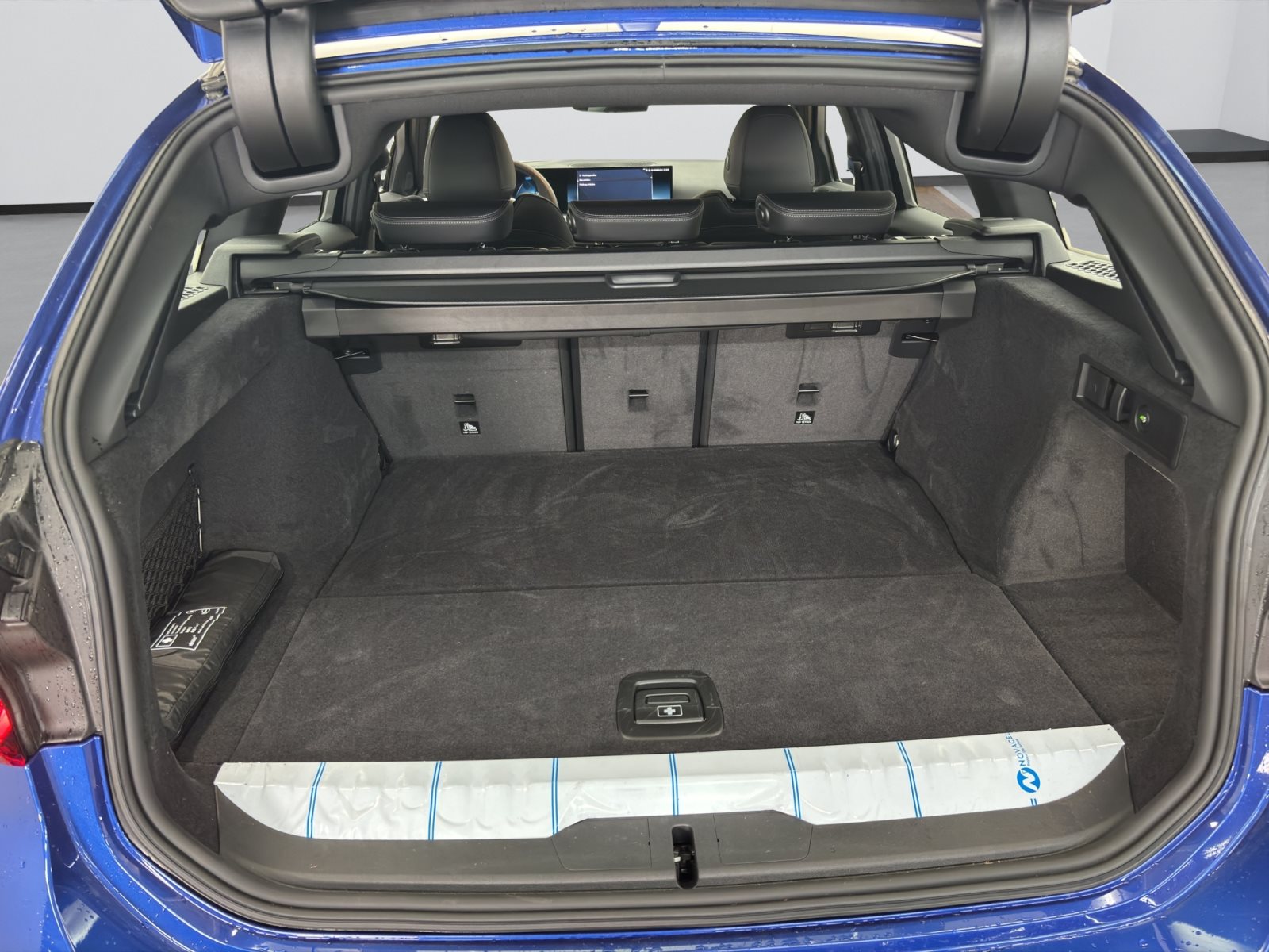 Fahrzeugabbildung BMW 330e xDrive Touring [M Sport, AHK, ACC, RFK]