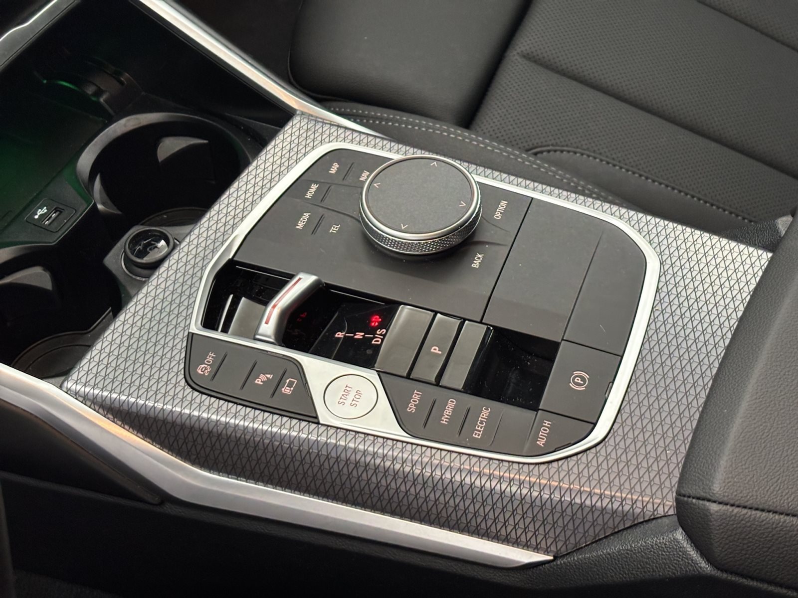 Fahrzeugabbildung BMW 330e xDrive Touring [M Sport, AHK, ACC, RFK]