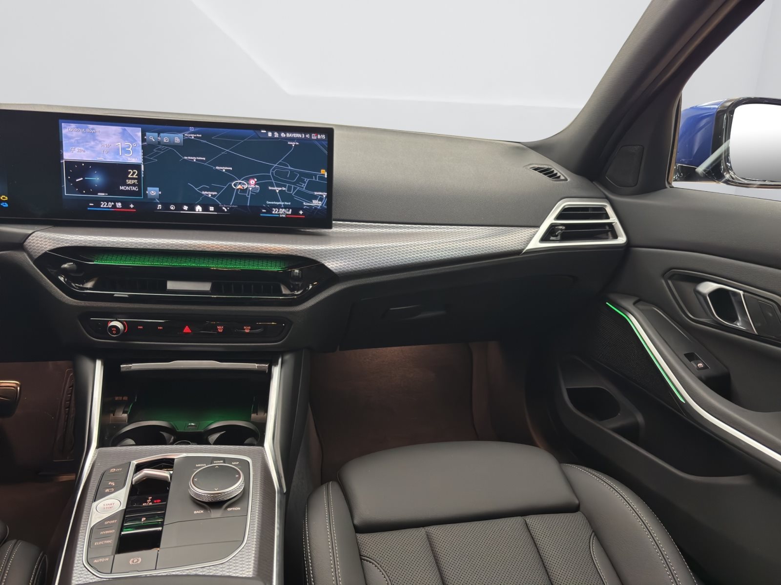 Fahrzeugabbildung BMW 330e xDrive Touring [M Sport, AHK, ACC, RFK]