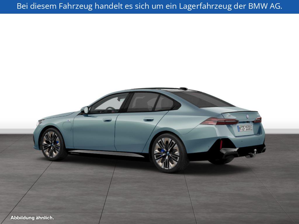 Fahrzeugabbildung BMW 550e xDrive Limousine