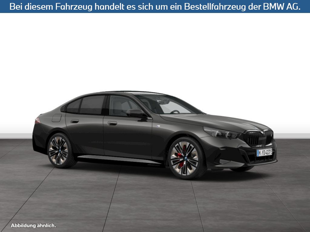 Fahrzeugabbildung BMW i5 xDrive40 Limousine