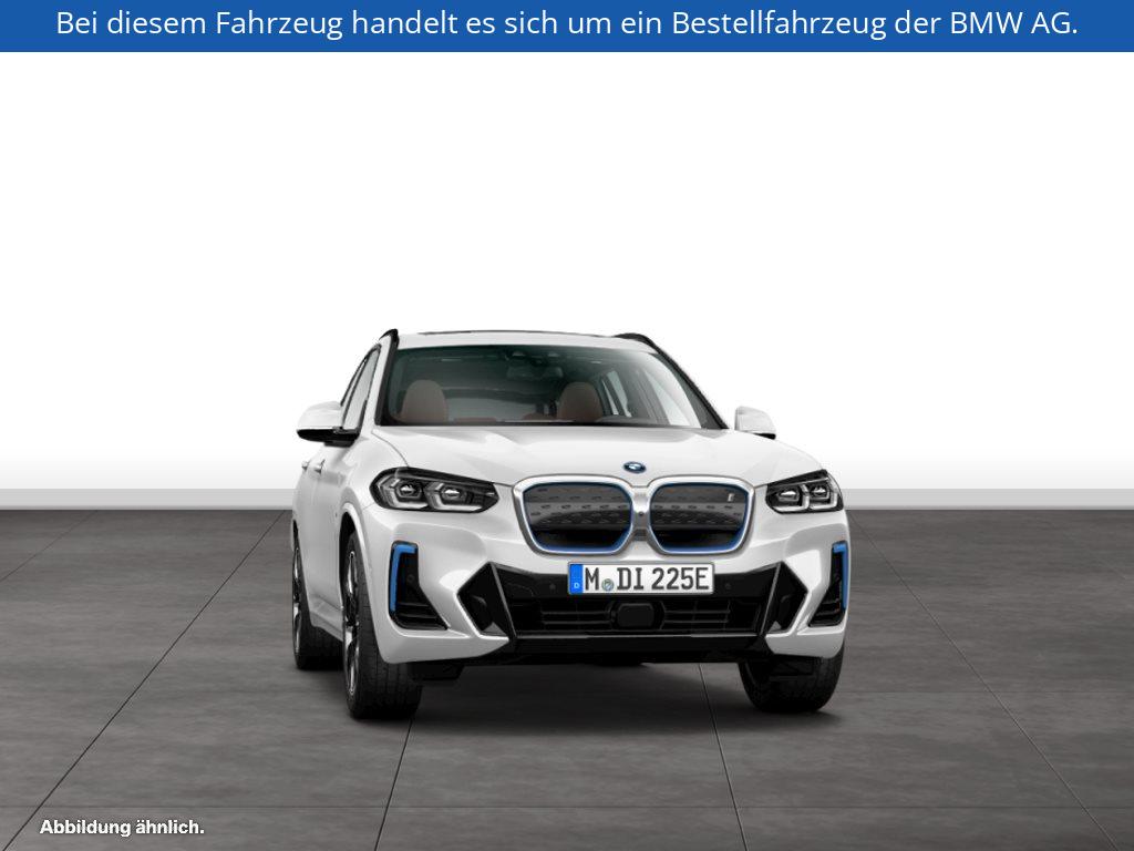 Fahrzeugabbildung BMW iX3 M Sport