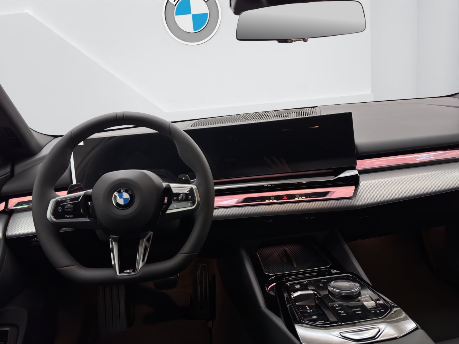 Fahrzeugabbildung BMW 520d Touring [M Sport, AHK, ACC, RFK, h&k Sound]