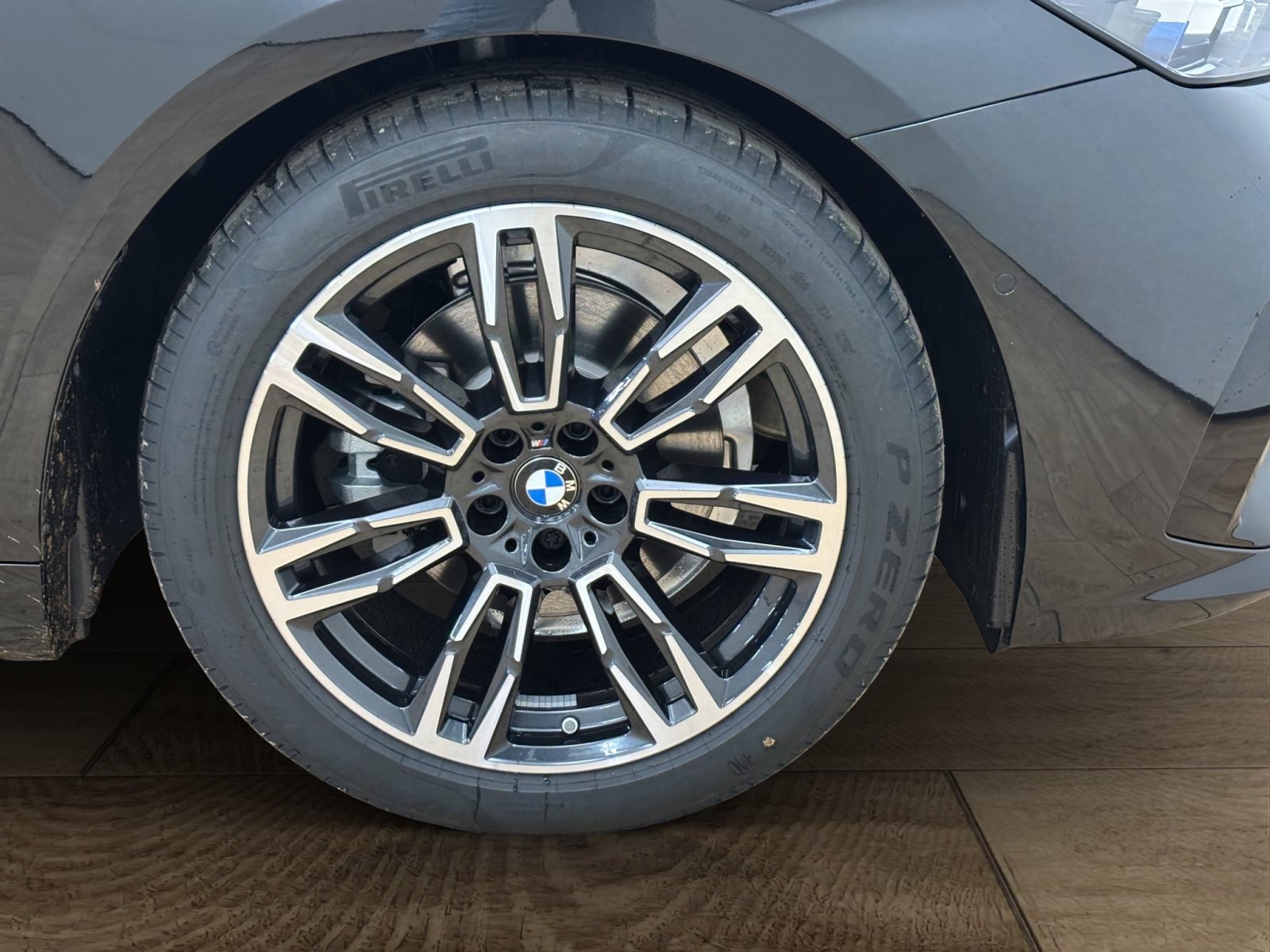 Fahrzeugabbildung BMW 520d Touring [M Sport, AHK, ACC, RFK, h&k Sound]
