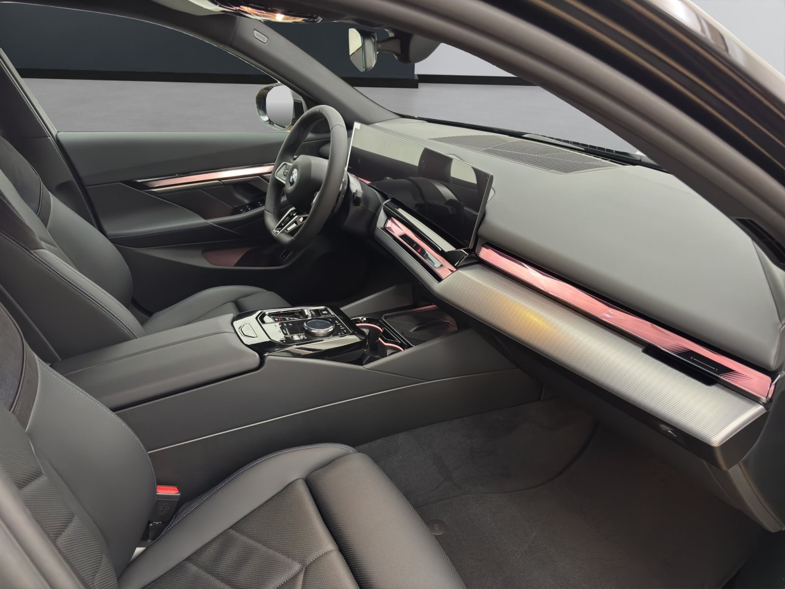 Fahrzeugabbildung BMW 520d Touring [M Sport, AHK, ACC, RFK, h&k Sound]