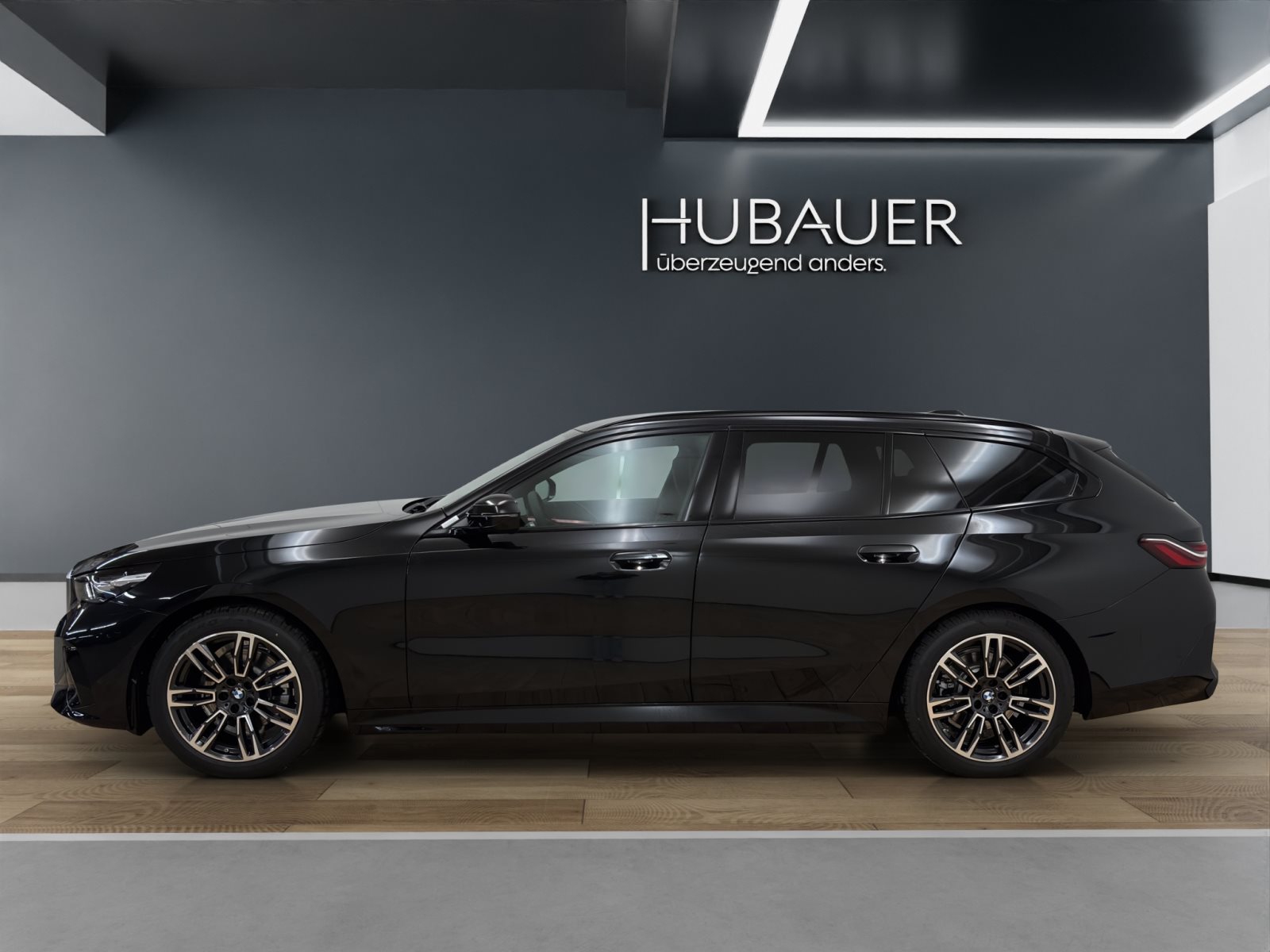 Fahrzeugabbildung BMW 520d Touring [M Sport, AHK, ACC, RFK, h&k Sound]