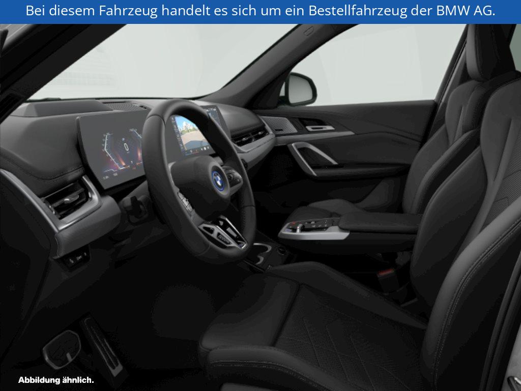 Fahrzeugabbildung BMW iX1 xDrive30
