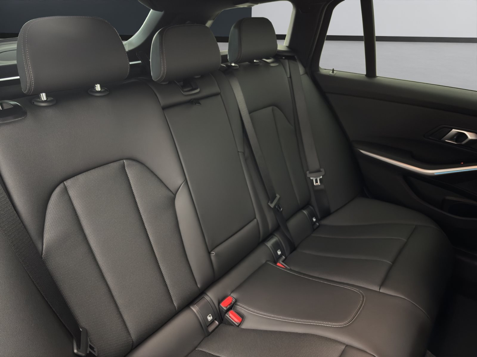 Fahrzeugabbildung BMW 330e Touring [M Sport, AHK, ACC, RFK, SHZ, HiFi]