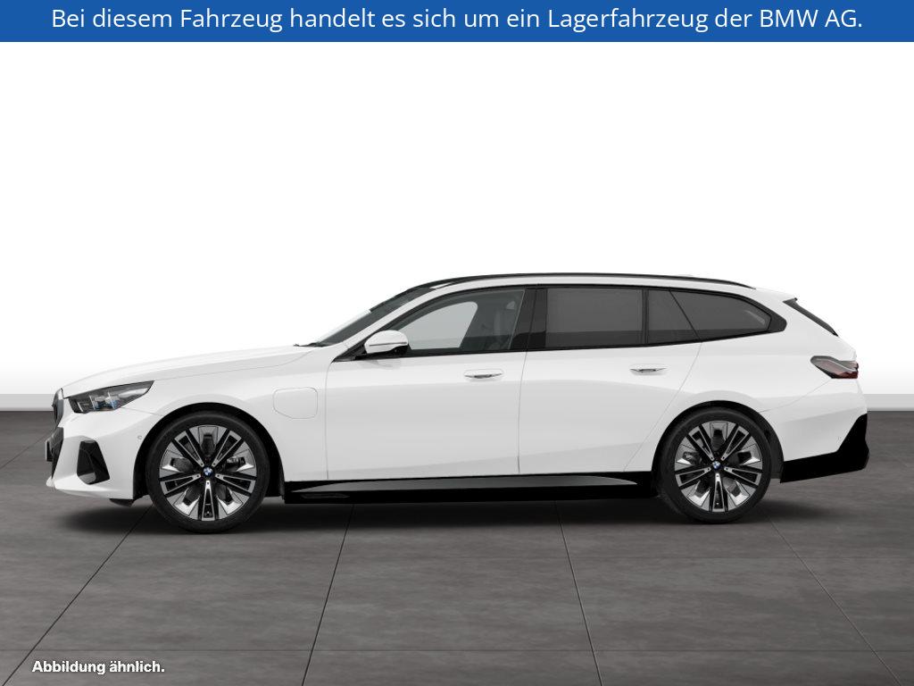 Fahrzeugabbildung BMW 550e xDrive Touring