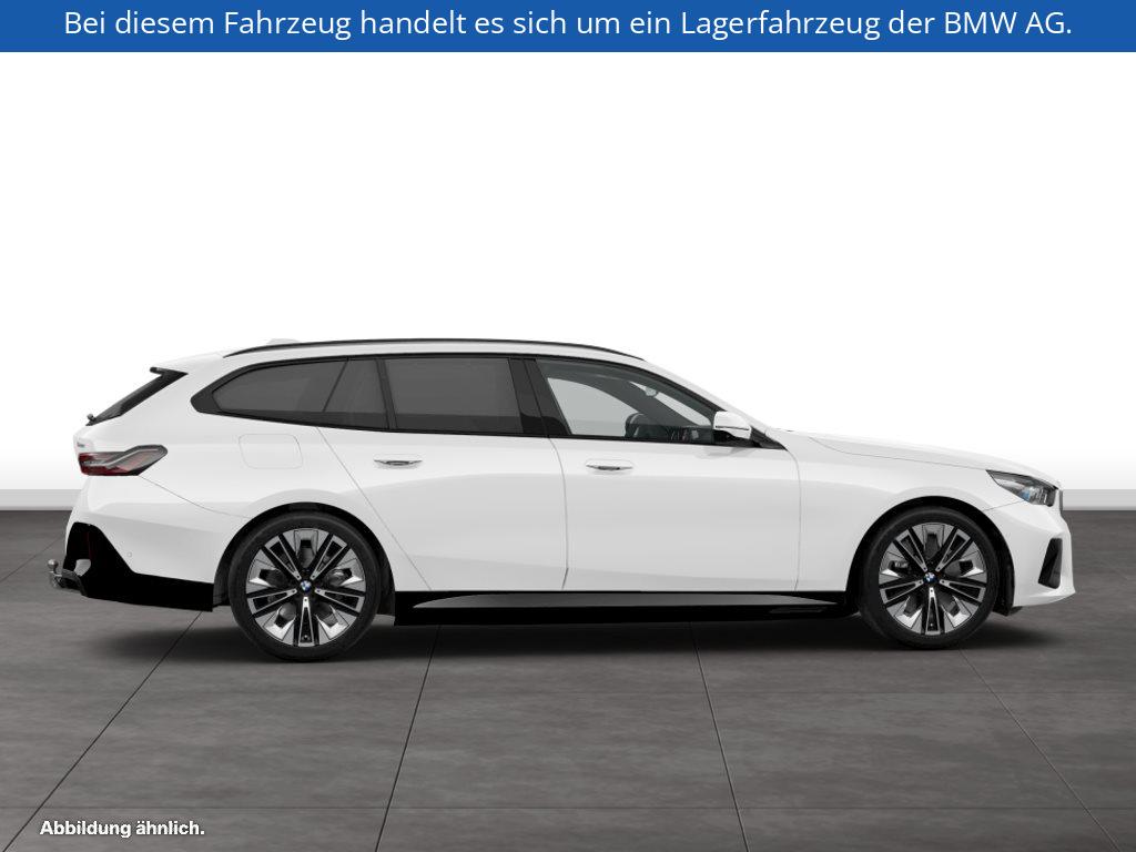 Fahrzeugabbildung BMW 550e xDrive Touring