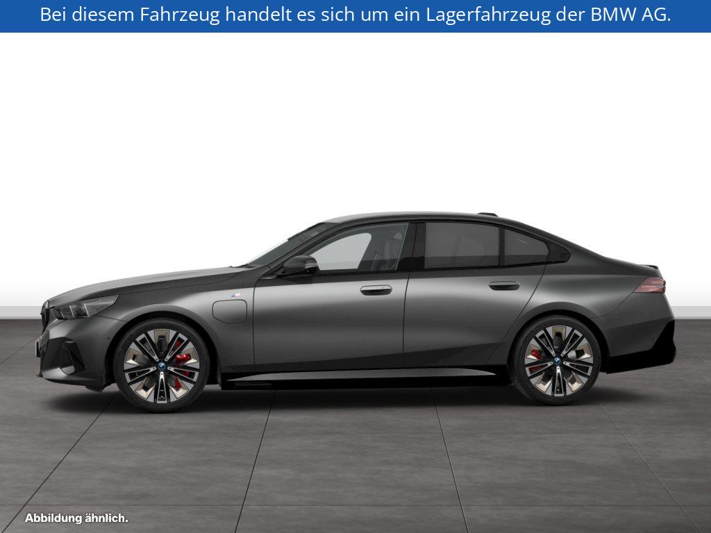 Fahrzeugabbildung BMW 550e xDrive Limousine