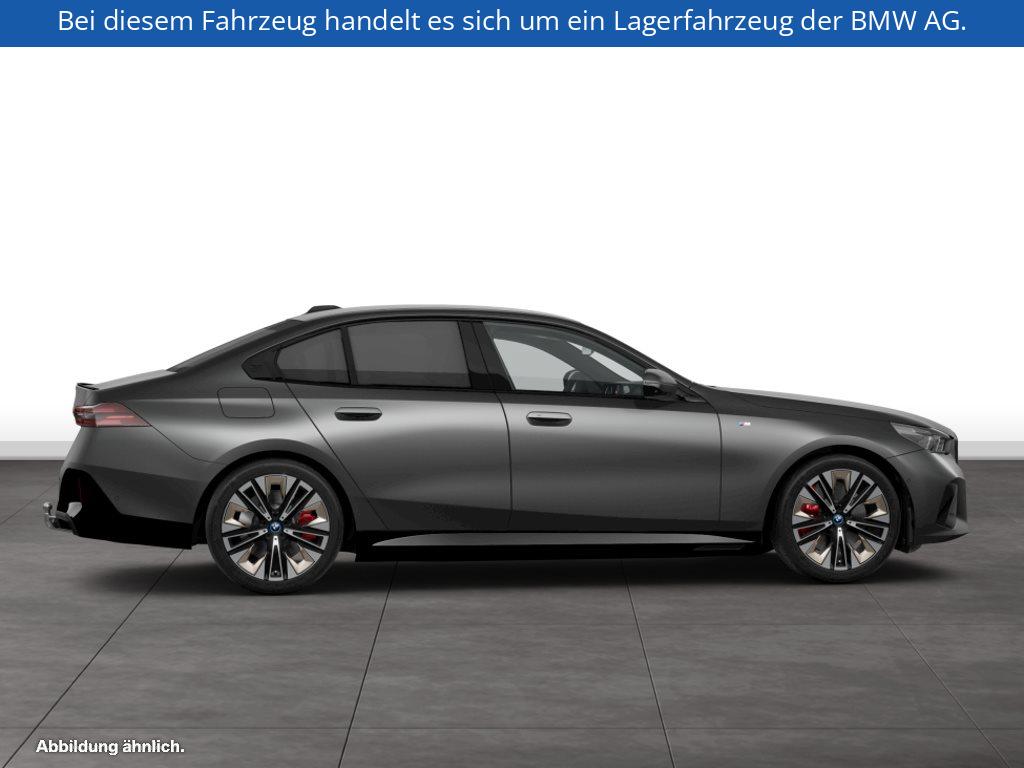 Fahrzeugabbildung BMW 550e xDrive Limousine