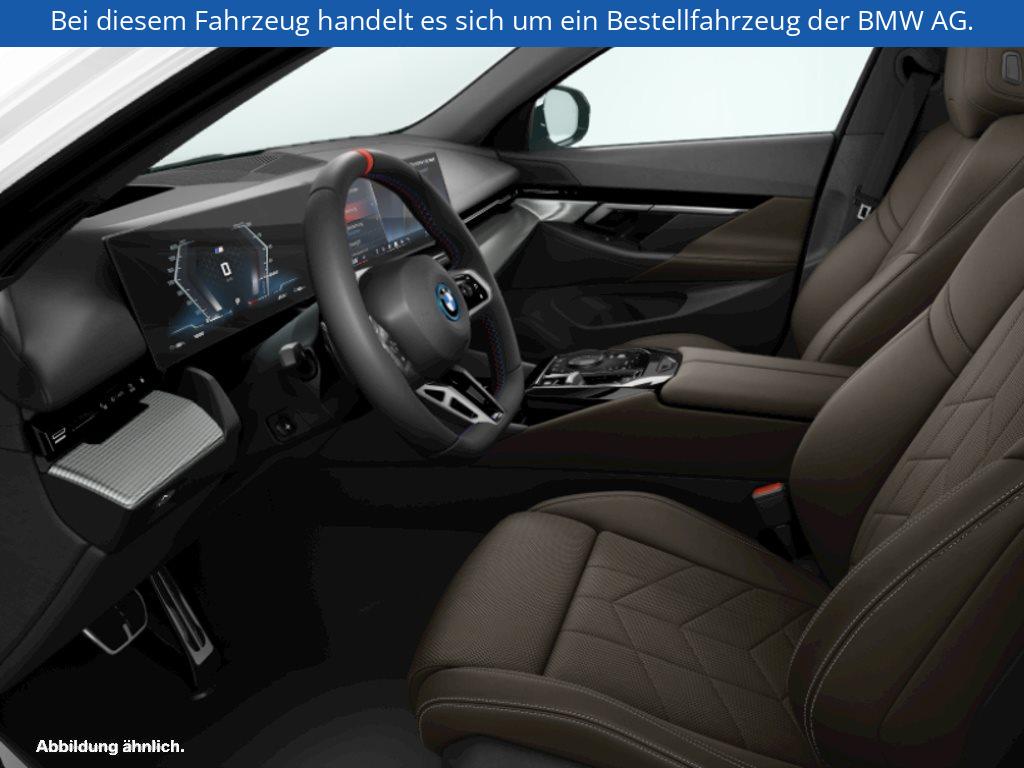 Fahrzeugabbildung BMW i5 M60 xDrive Touring