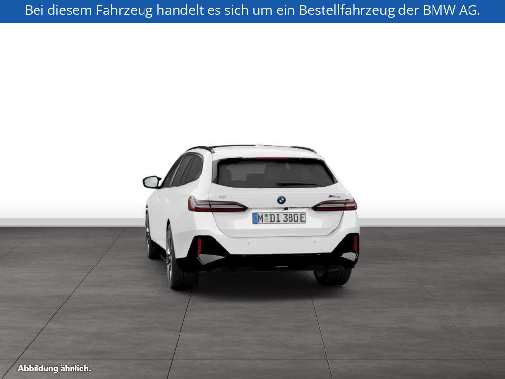 Fahrzeugabbildung BMW i5 M60 xDrive Touring