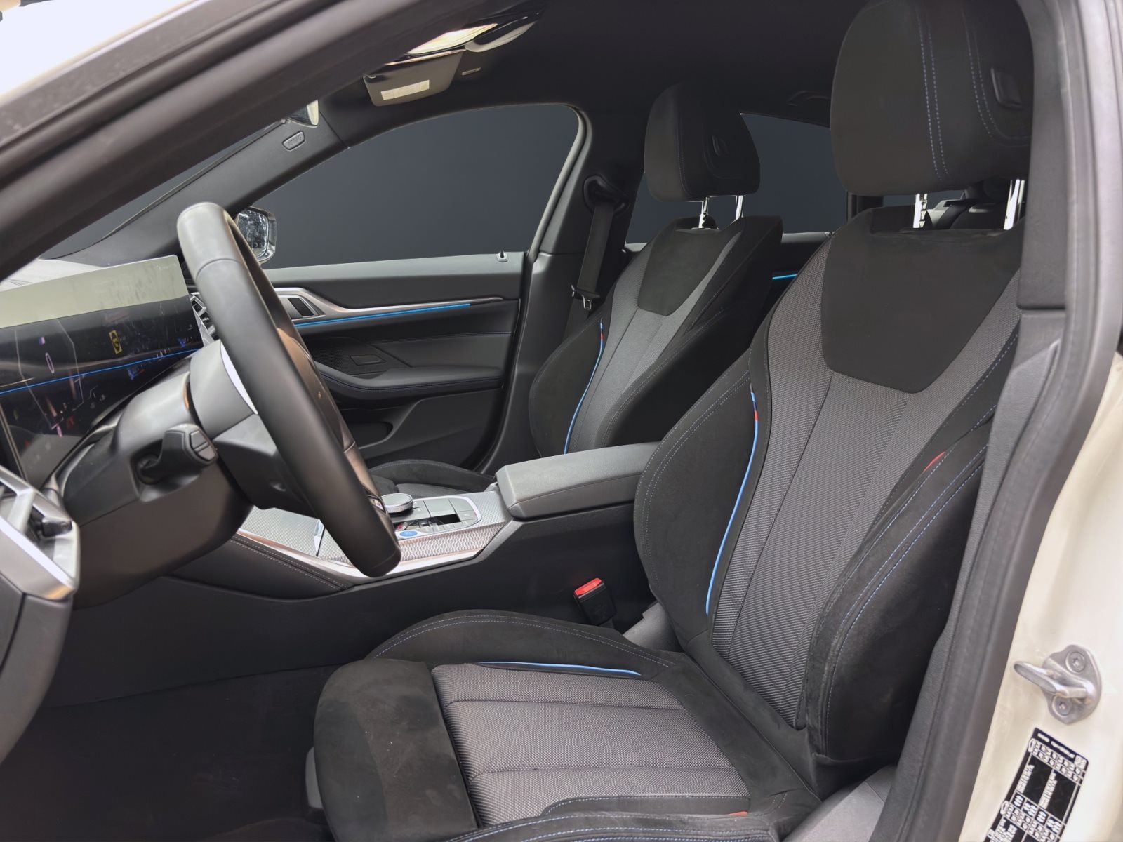 Fahrzeugabbildung BMW i4 xDrive40 Gran Coupé [M Sport, HUD, DA Prof.]