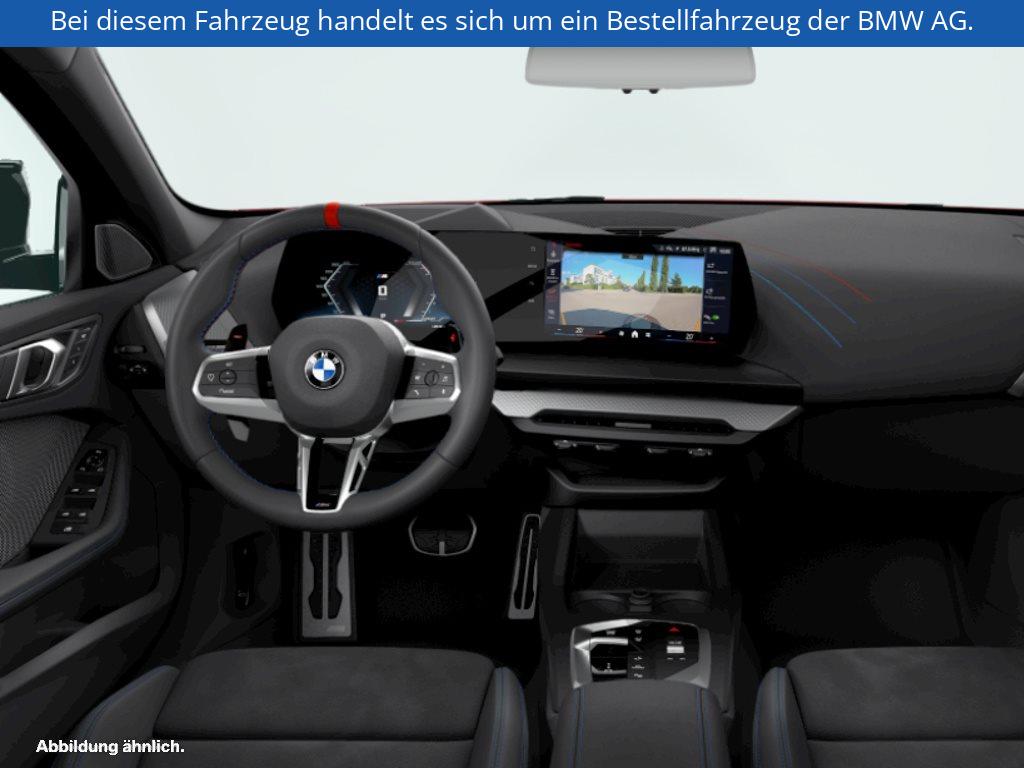 Fahrzeugabbildung BMW M135 xDrive