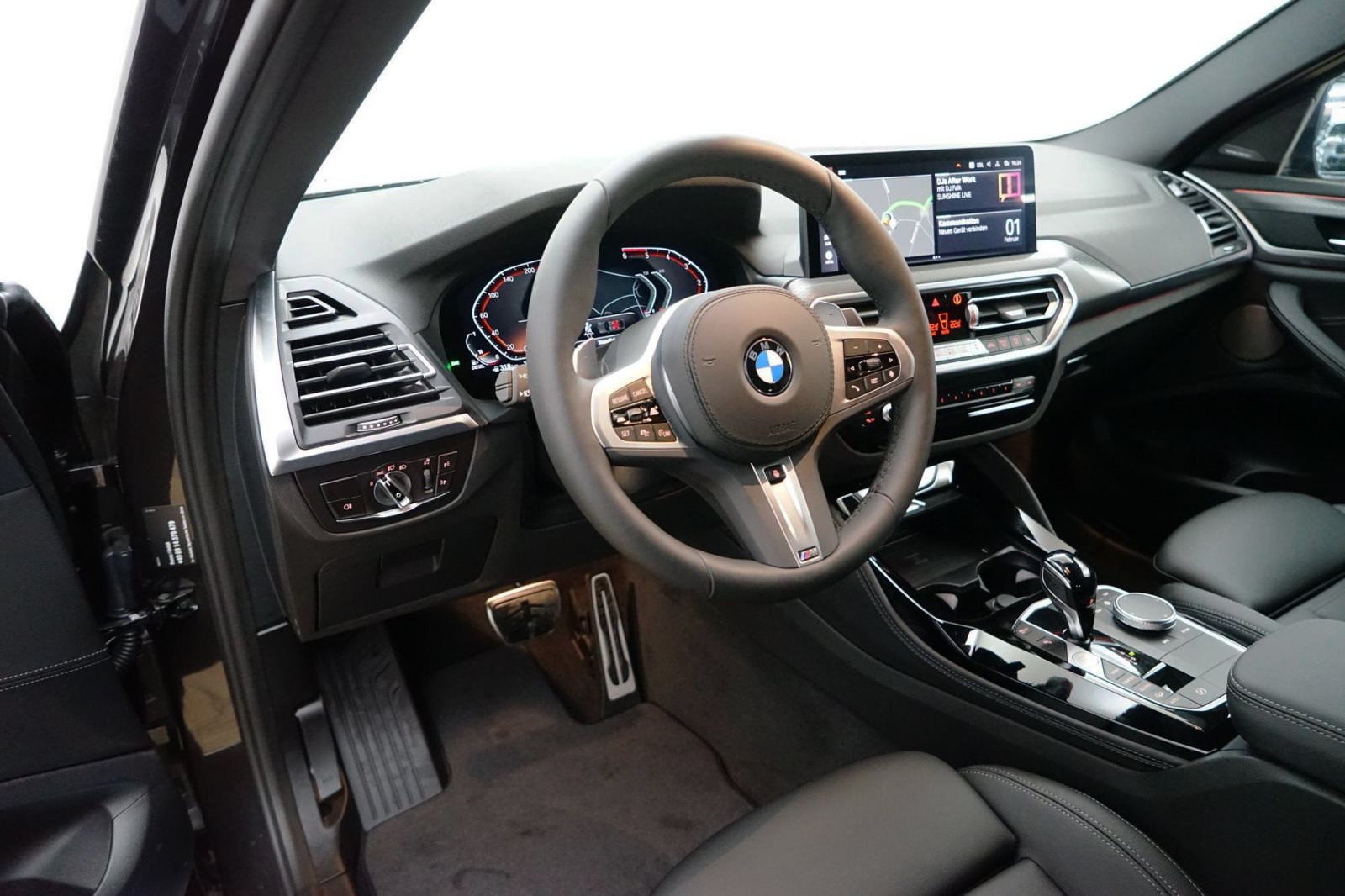 Fahrzeugabbildung BMW X4 xDrive30d [M Sport, HUD, AHK, ACC, GSD, RFK]