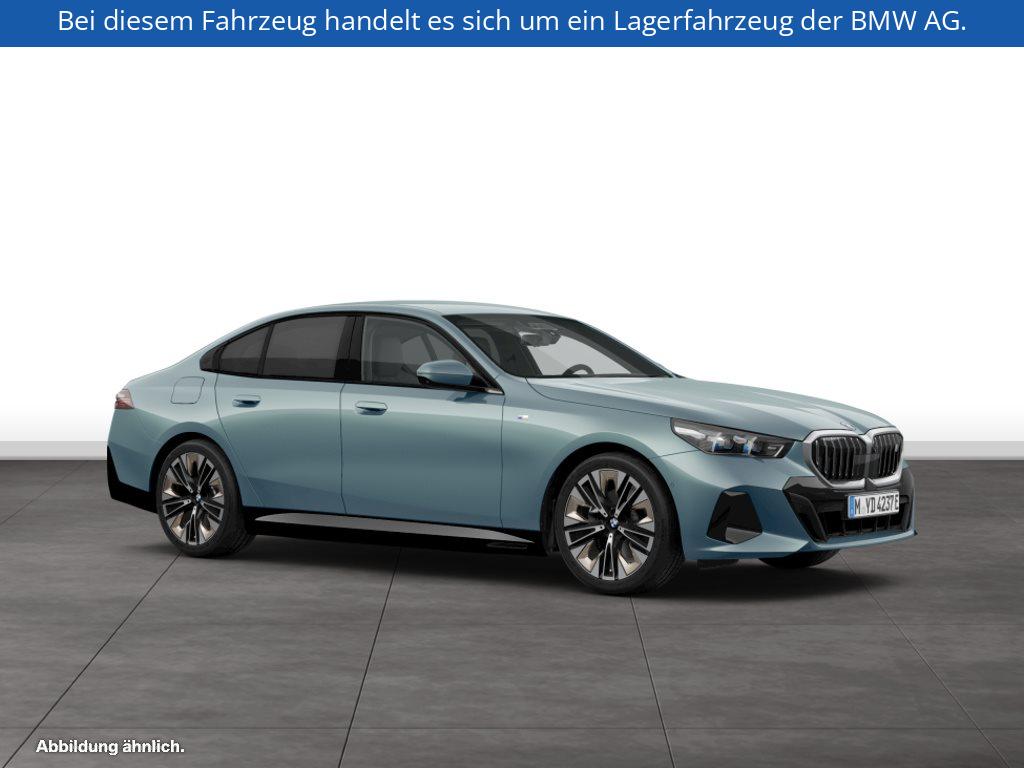 Fahrzeugabbildung BMW i5 eDrive40 Limousine