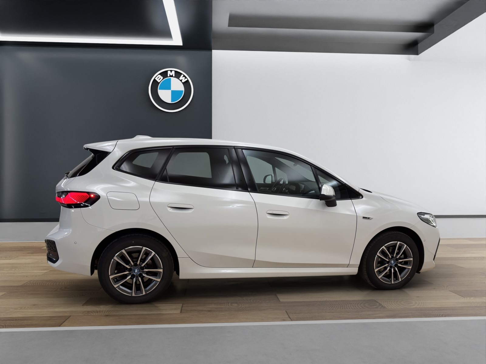Fahrzeugabbildung BMW 225e xDrive Active Tourer [M Sport, ACC, RFK]