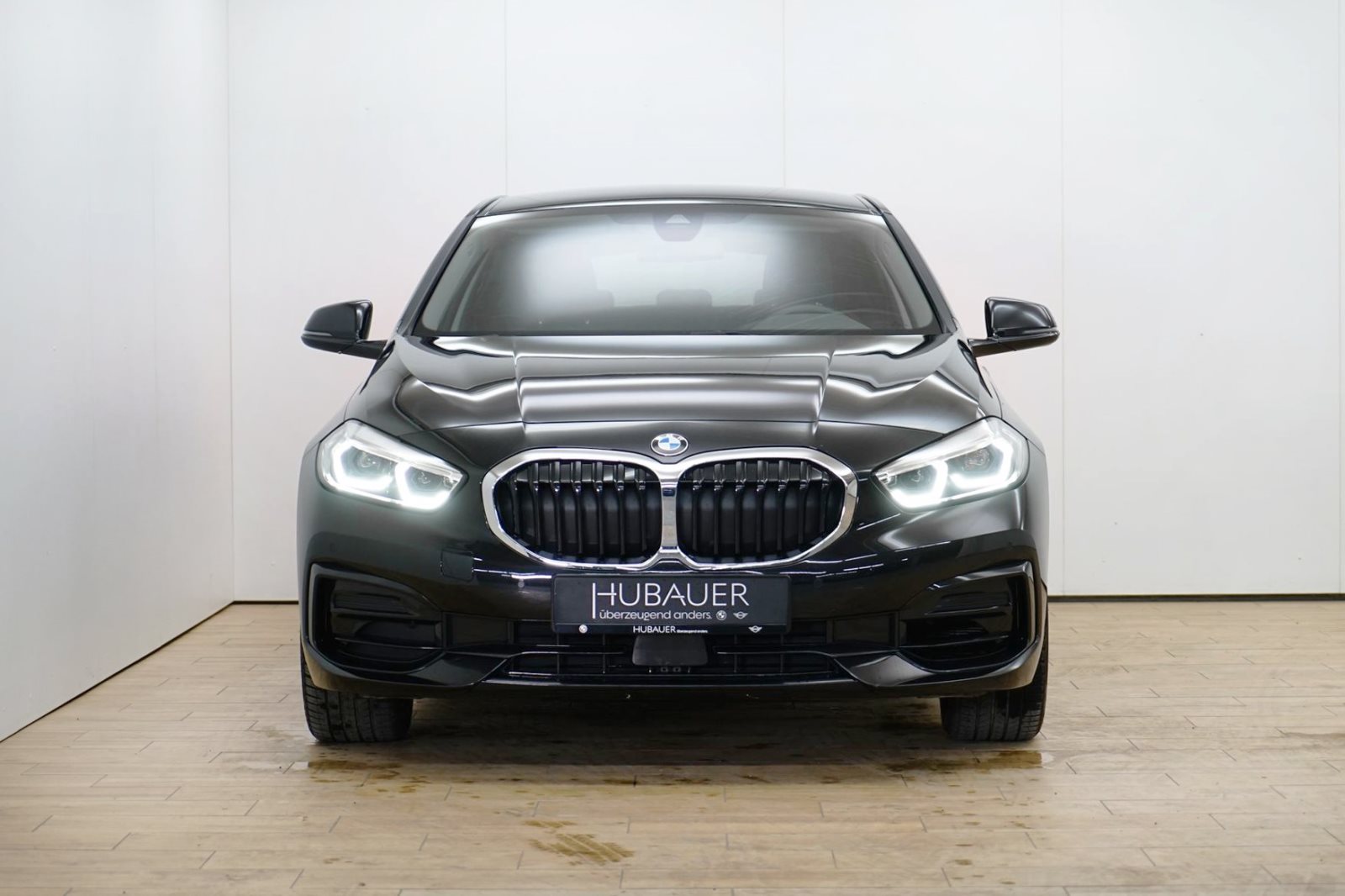 Fahrzeugabbildung BMW 120i 5-Türer Aut. [Sport Line, LC Prof., PDC, LED]