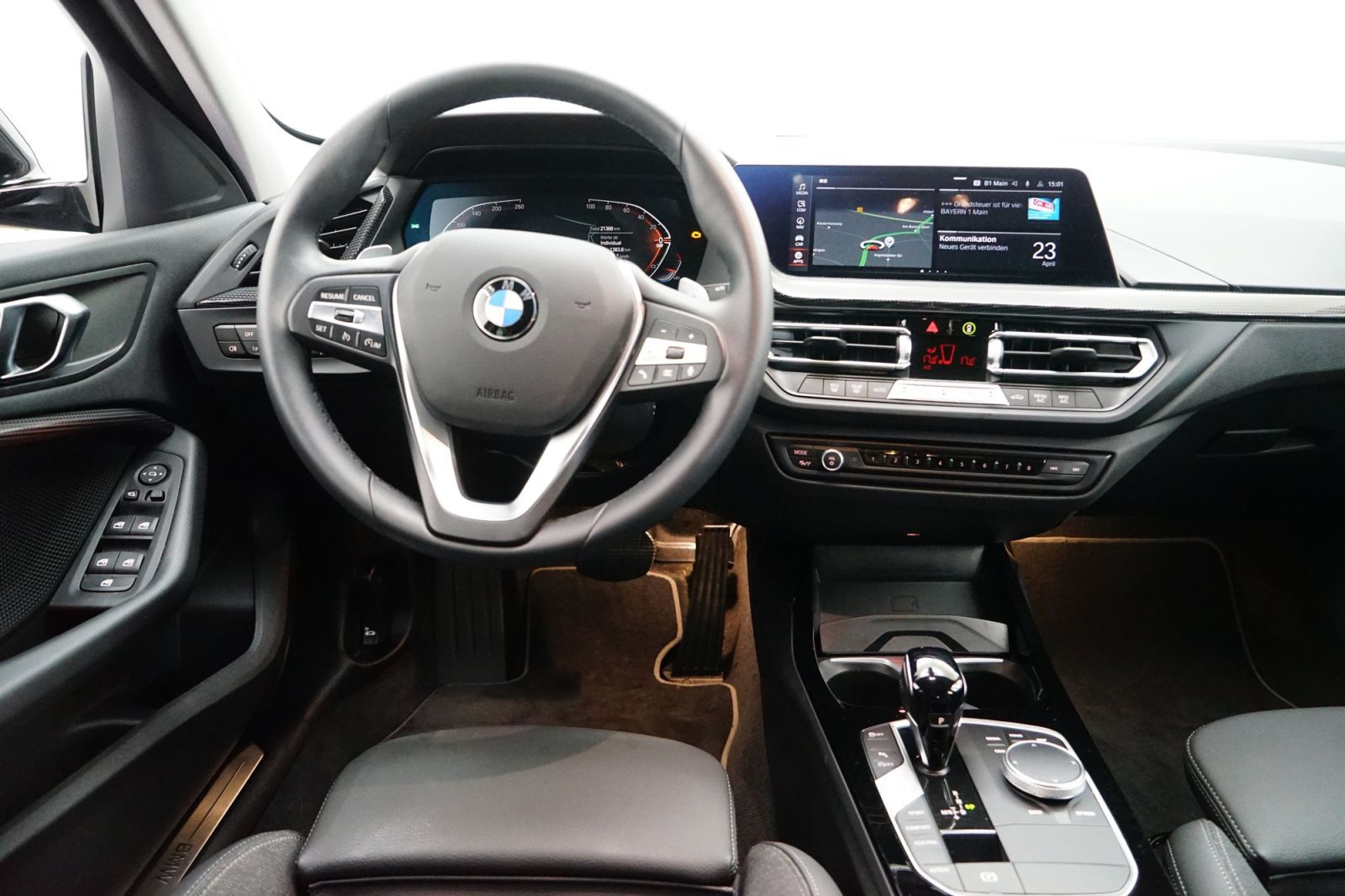 Fahrzeugabbildung BMW 120i 5-Türer Aut. [Sport Line, LC Prof., PDC, LED]