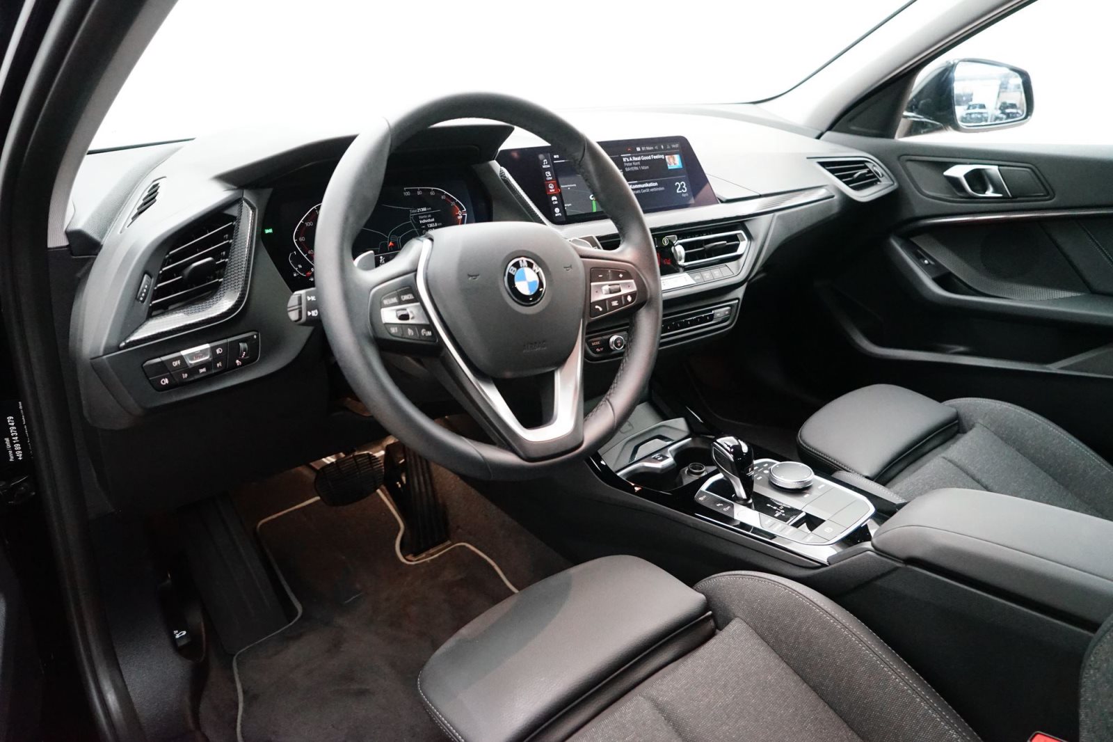 Fahrzeugabbildung BMW 120i 5-Türer Aut. [Sport Line, LC Prof., PDC, LED]