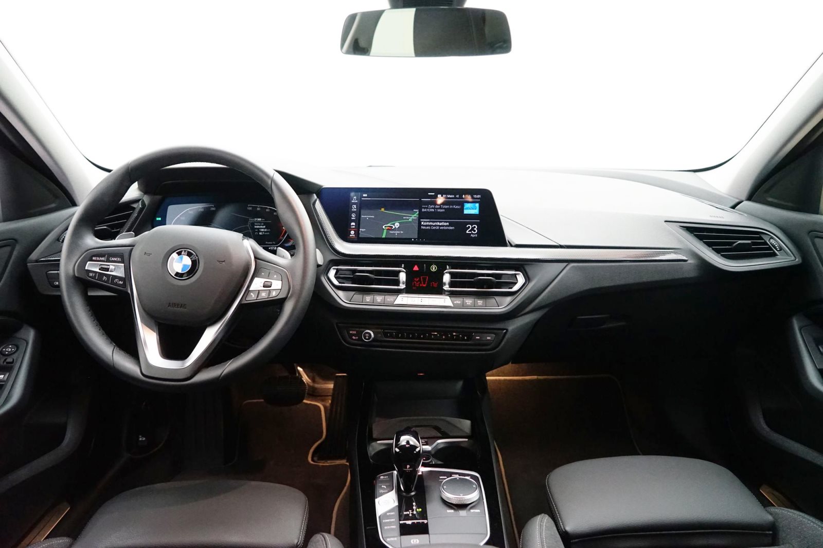 Fahrzeugabbildung BMW 120i 5-Türer Aut. [Sport Line, LC Prof., PDC, LED]