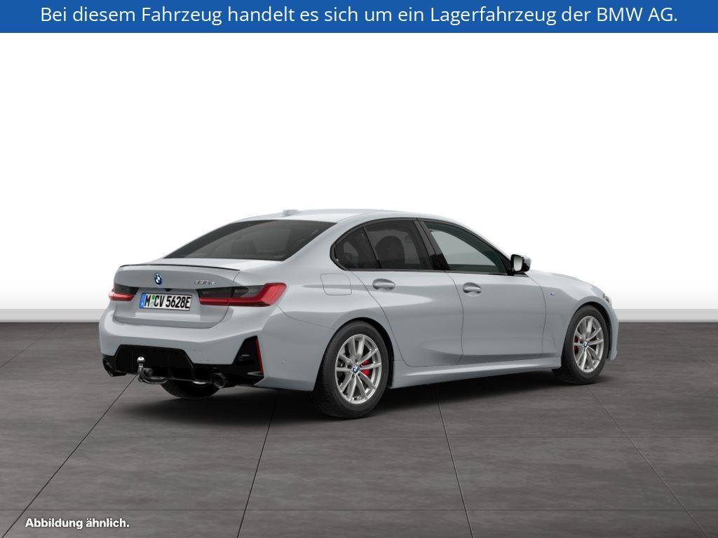 Fahrzeugabbildung BMW 330e Limousine