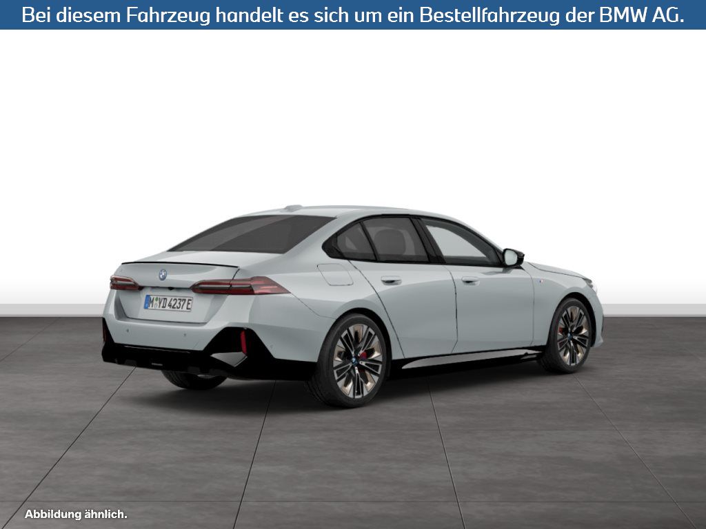 Fahrzeugabbildung BMW i5 M60 xDrive Limousine