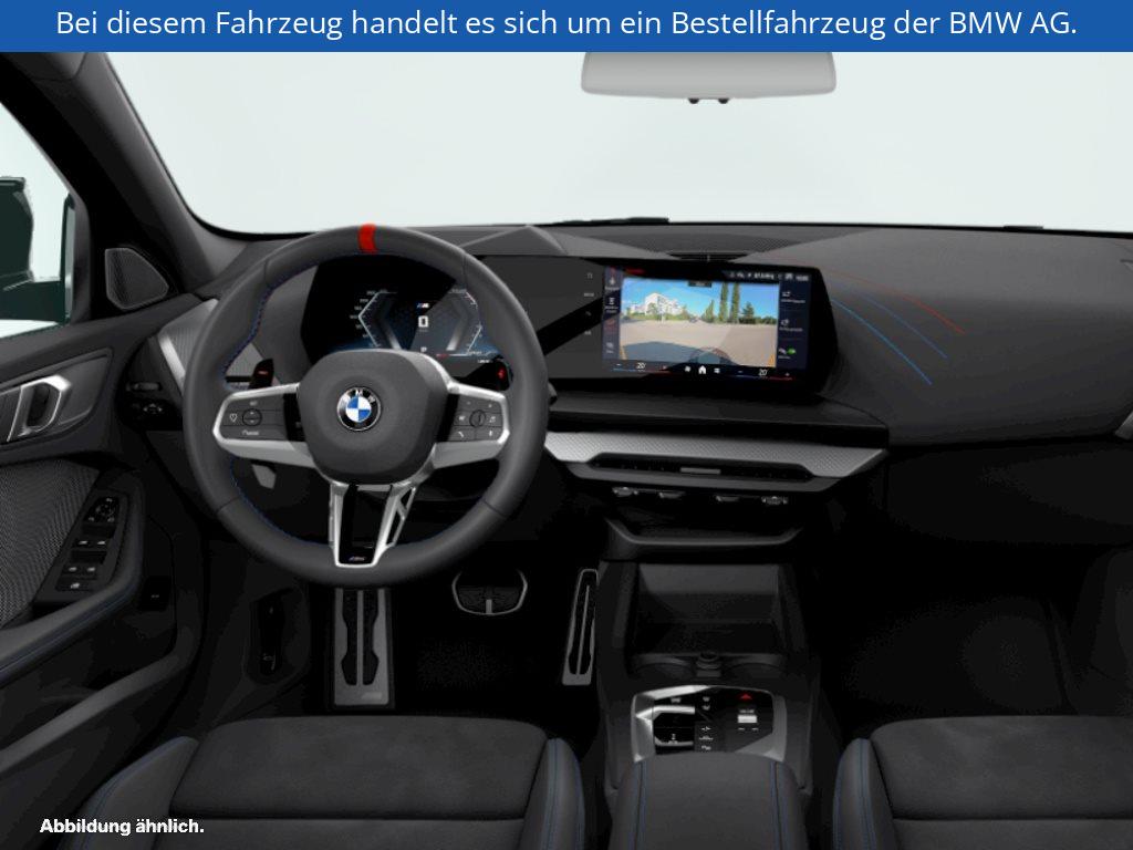 Fahrzeugabbildung BMW M135 xDrive