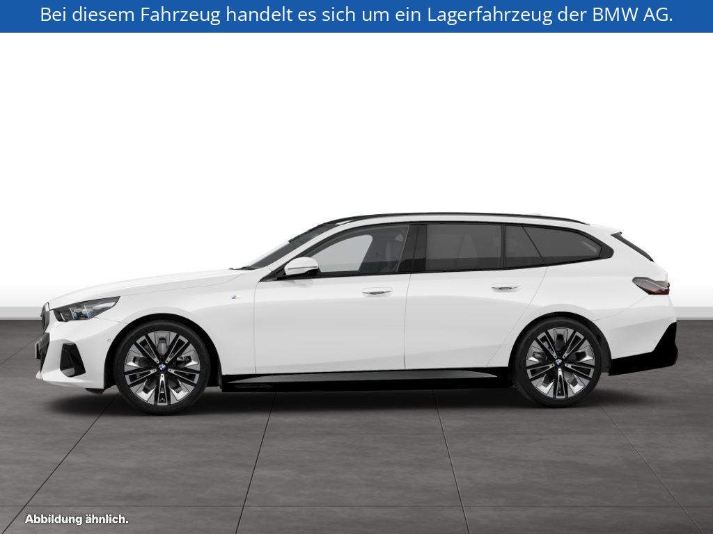 Fahrzeugabbildung BMW i5 xDrive40 Touring