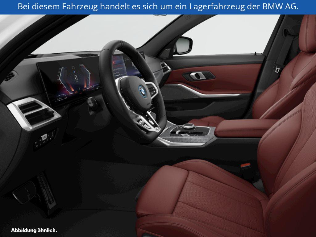 Fahrzeugabbildung BMW 330e Limousine