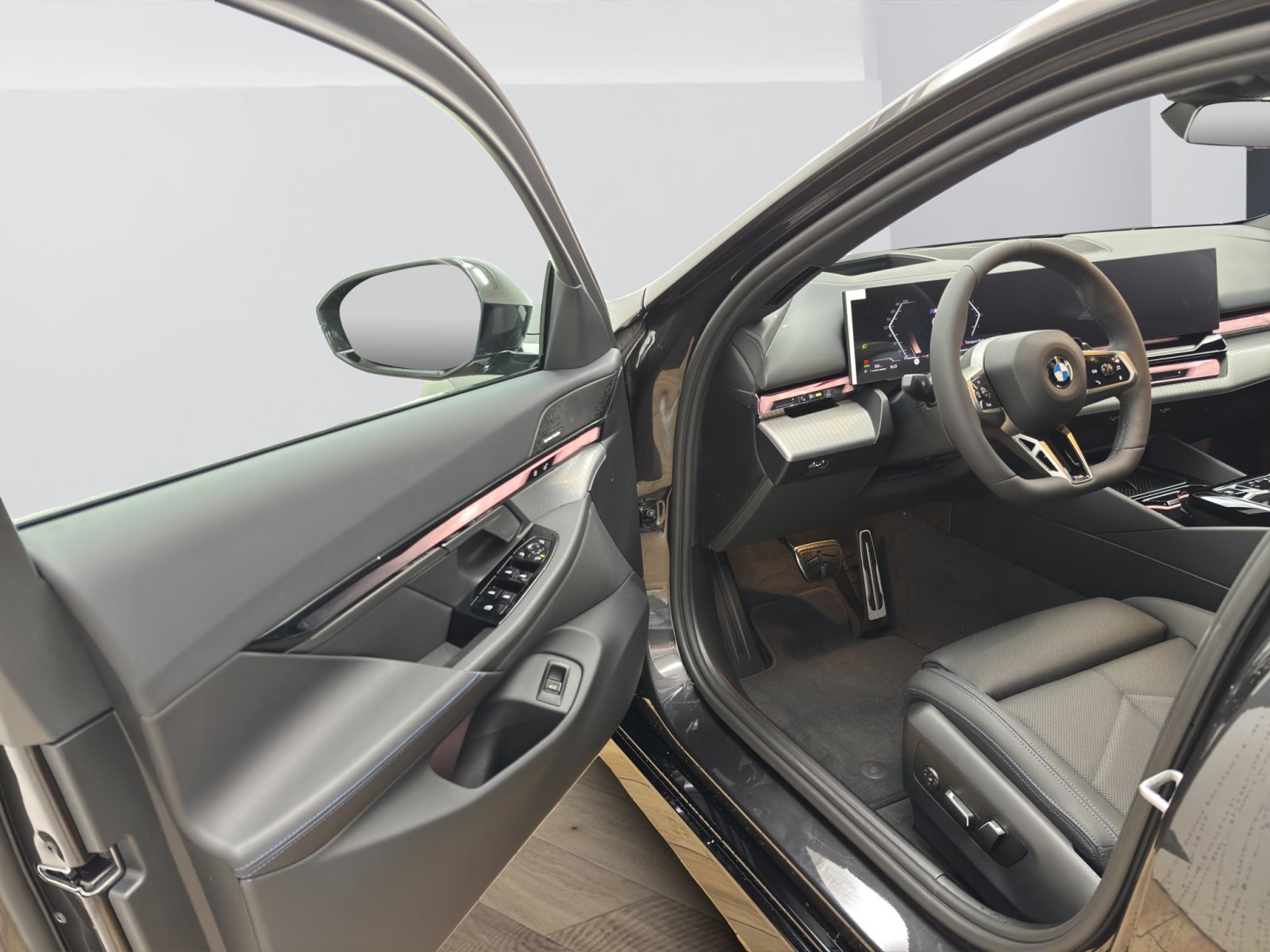 Fahrzeugabbildung BMW 520d xDrive Touring [M Sport Pro, HUD, AHK, ACC, h&k Sound]