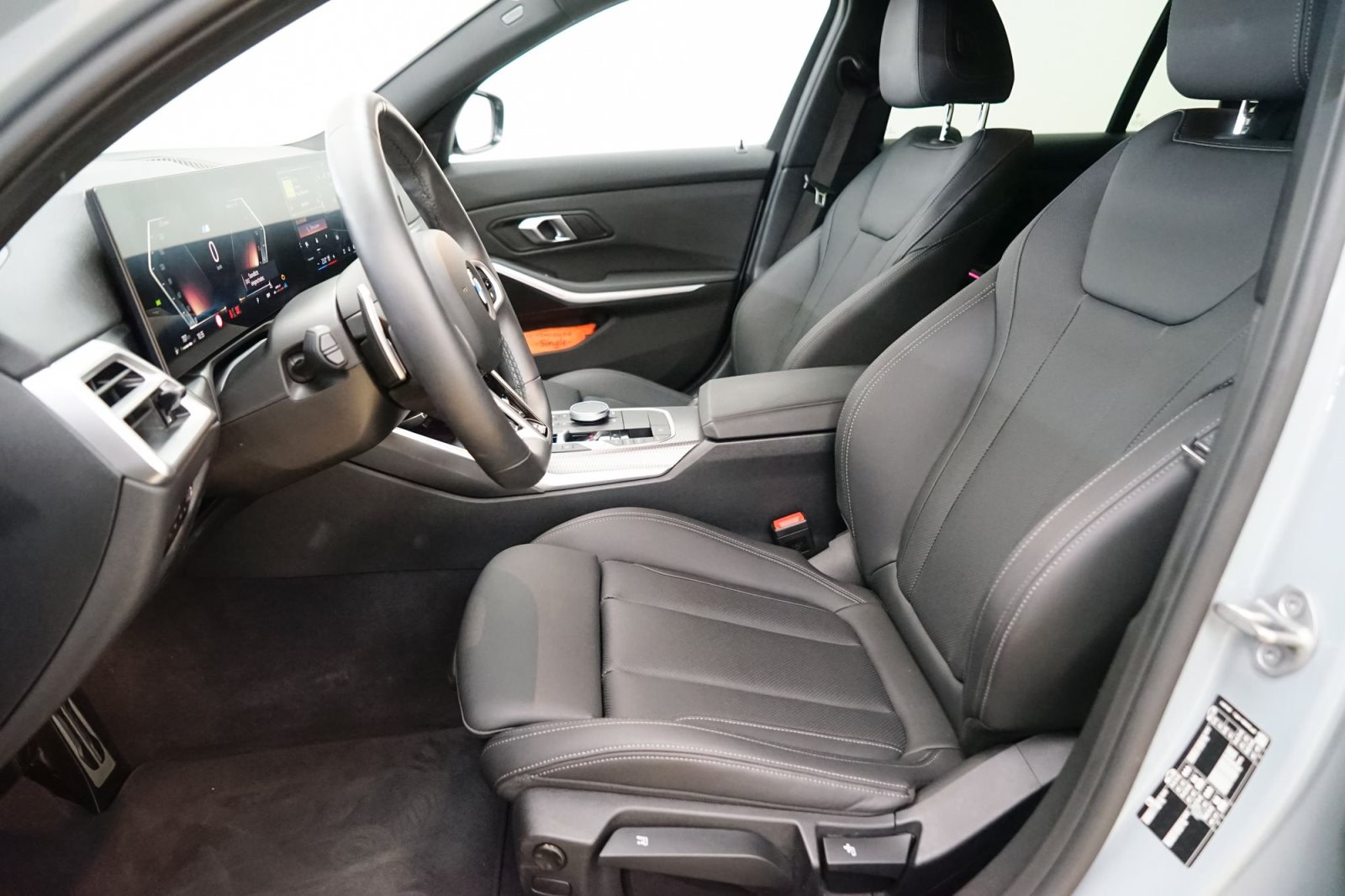 Fahrzeugabbildung BMW 320d Touring [M Sport, AHK, ACC, RFK, SHZ]
