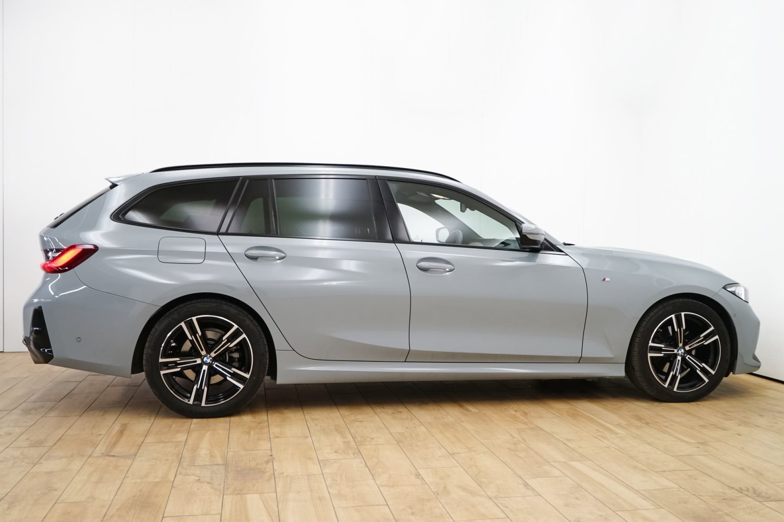 Fahrzeugabbildung BMW 320d Touring [M Sport, AHK, ACC, RFK, SHZ]