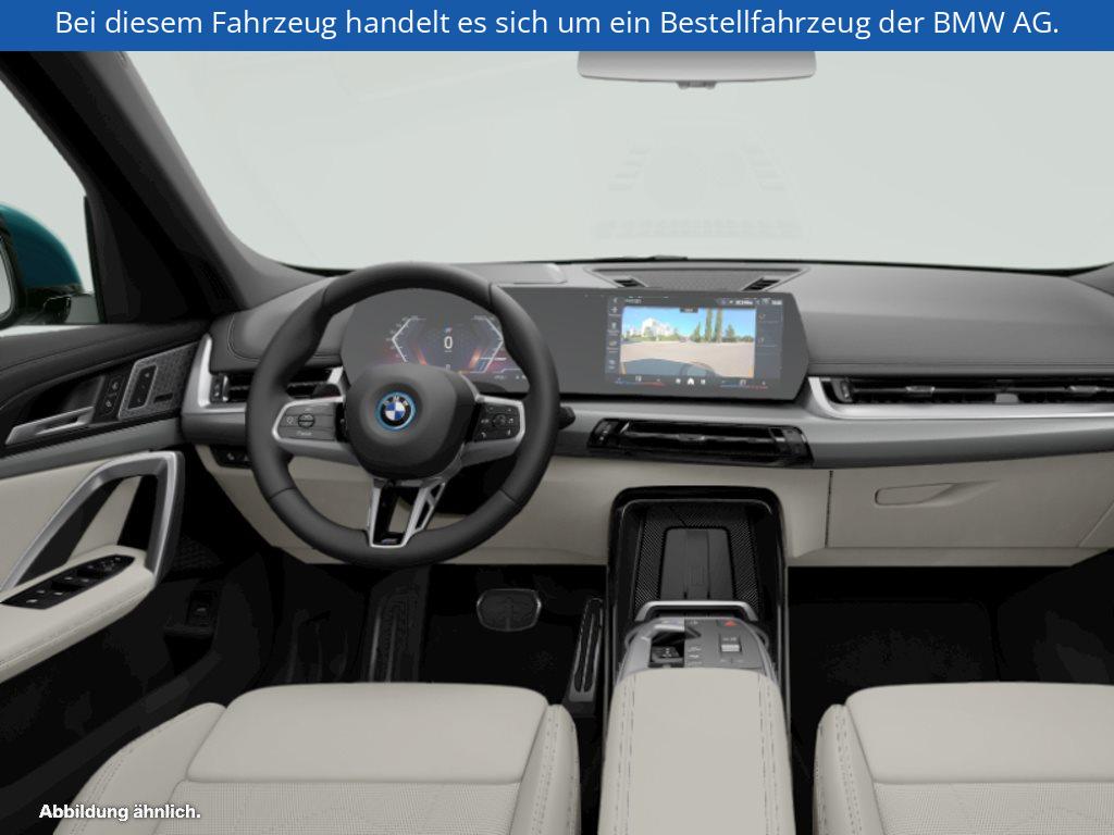 Fahrzeugabbildung BMW iX1 xDrive30