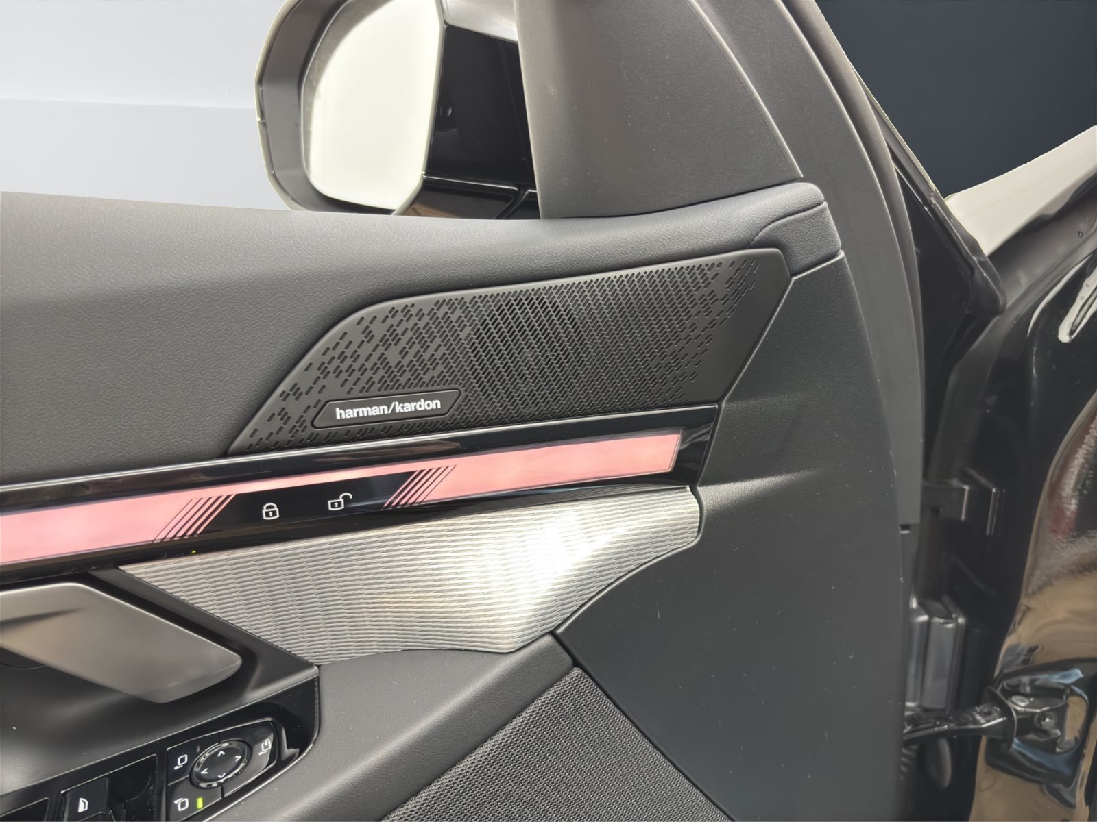 Fahrzeugabbildung BMW 520d xDrive Limousine [M Sport, HUD, ACC, 19 LMR]