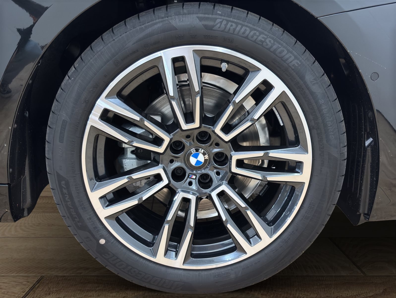 Fahrzeugabbildung BMW 520d xDrive Limousine [M Sport, HUD, ACC, 19 LMR]