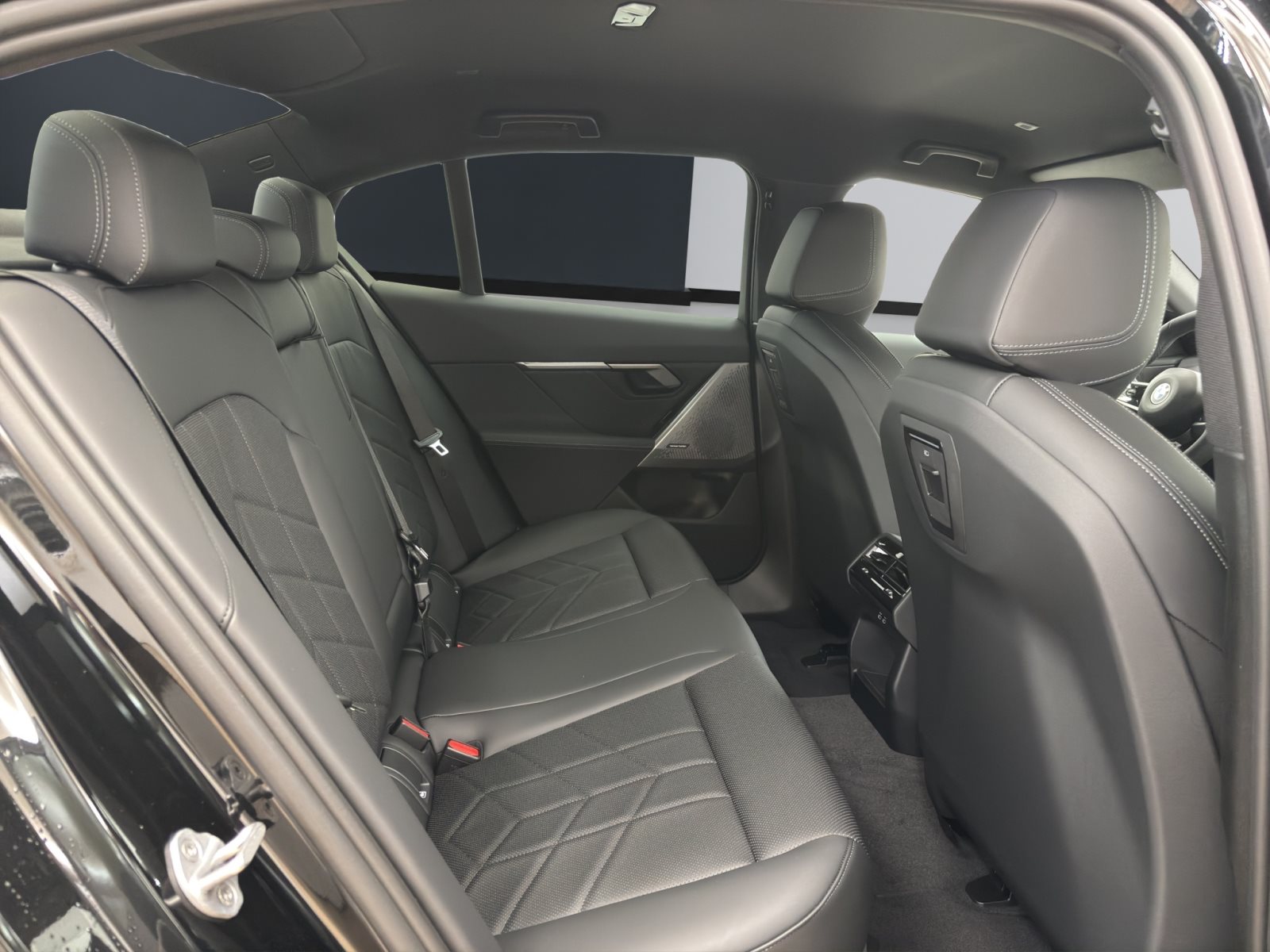 Fahrzeugabbildung BMW 520d xDrive Limousine [M Sport, HUD, ACC, 19 LMR]