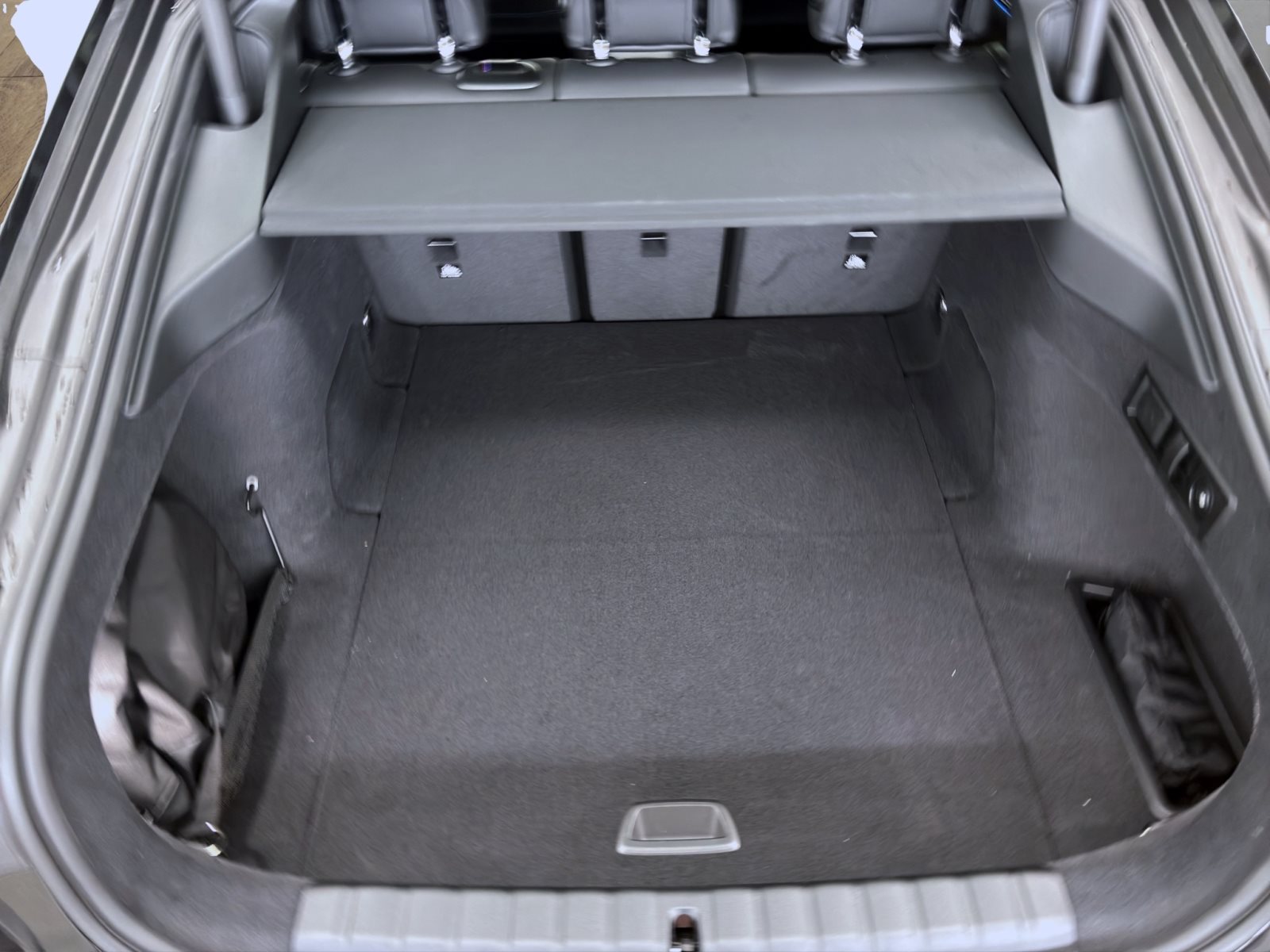 Fahrzeugabbildung BMW i4 xDrive40 [M Sport Pro, HUD, AHK, ACC, 19 LMR]