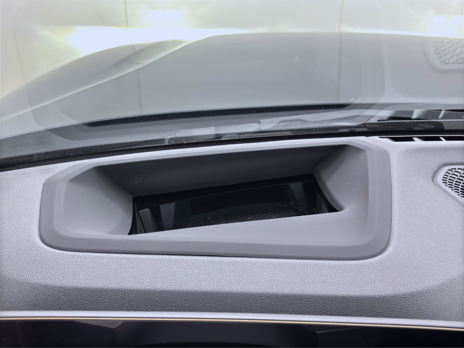 Fahrzeugabbildung BMW i4 xDrive40 [M Sport Pro, HUD, AHK, ACC, 19 LMR]