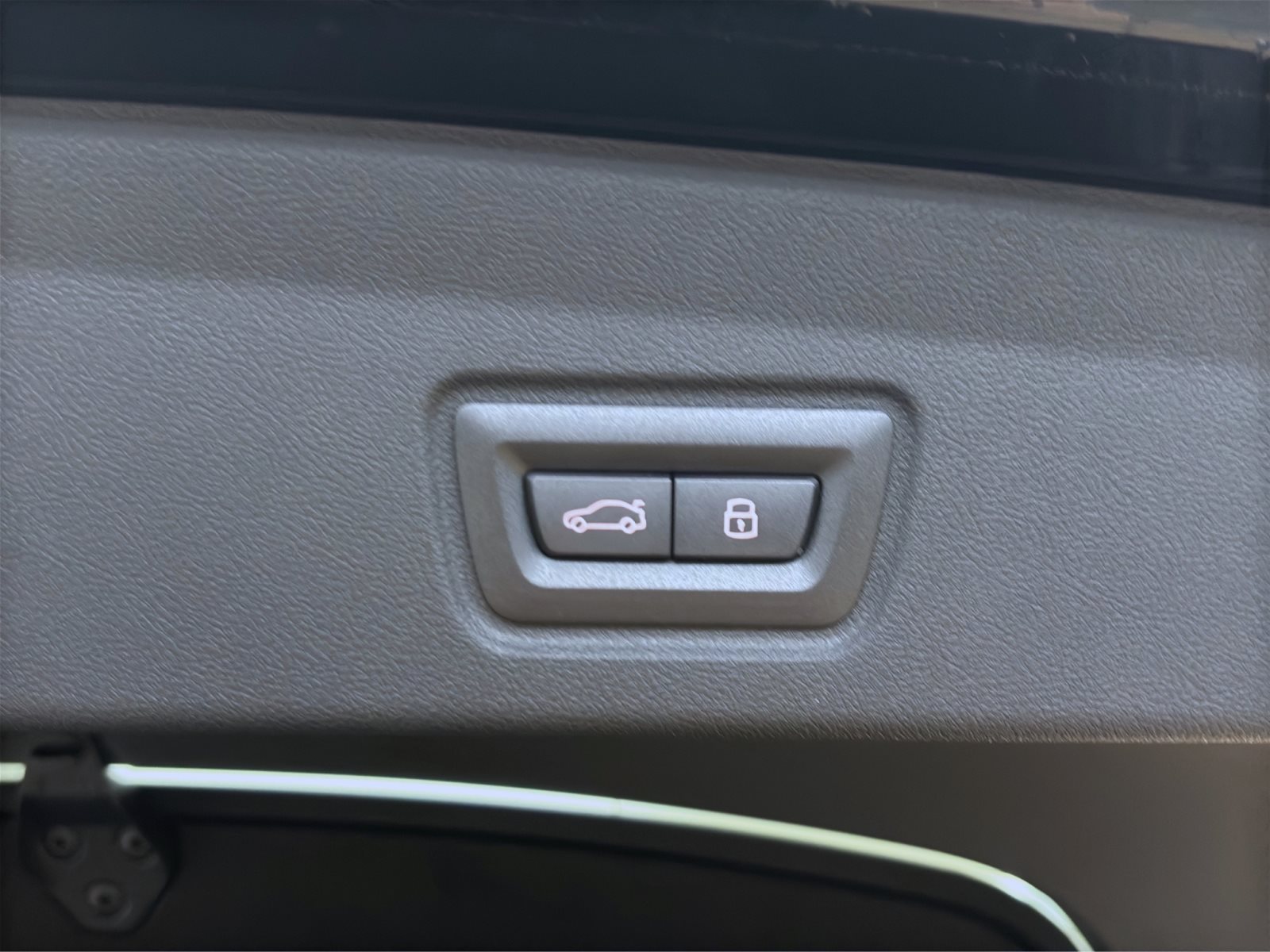 Fahrzeugabbildung BMW i4 xDrive40 [M Sport Pro, HUD, AHK, ACC, 19 LMR]