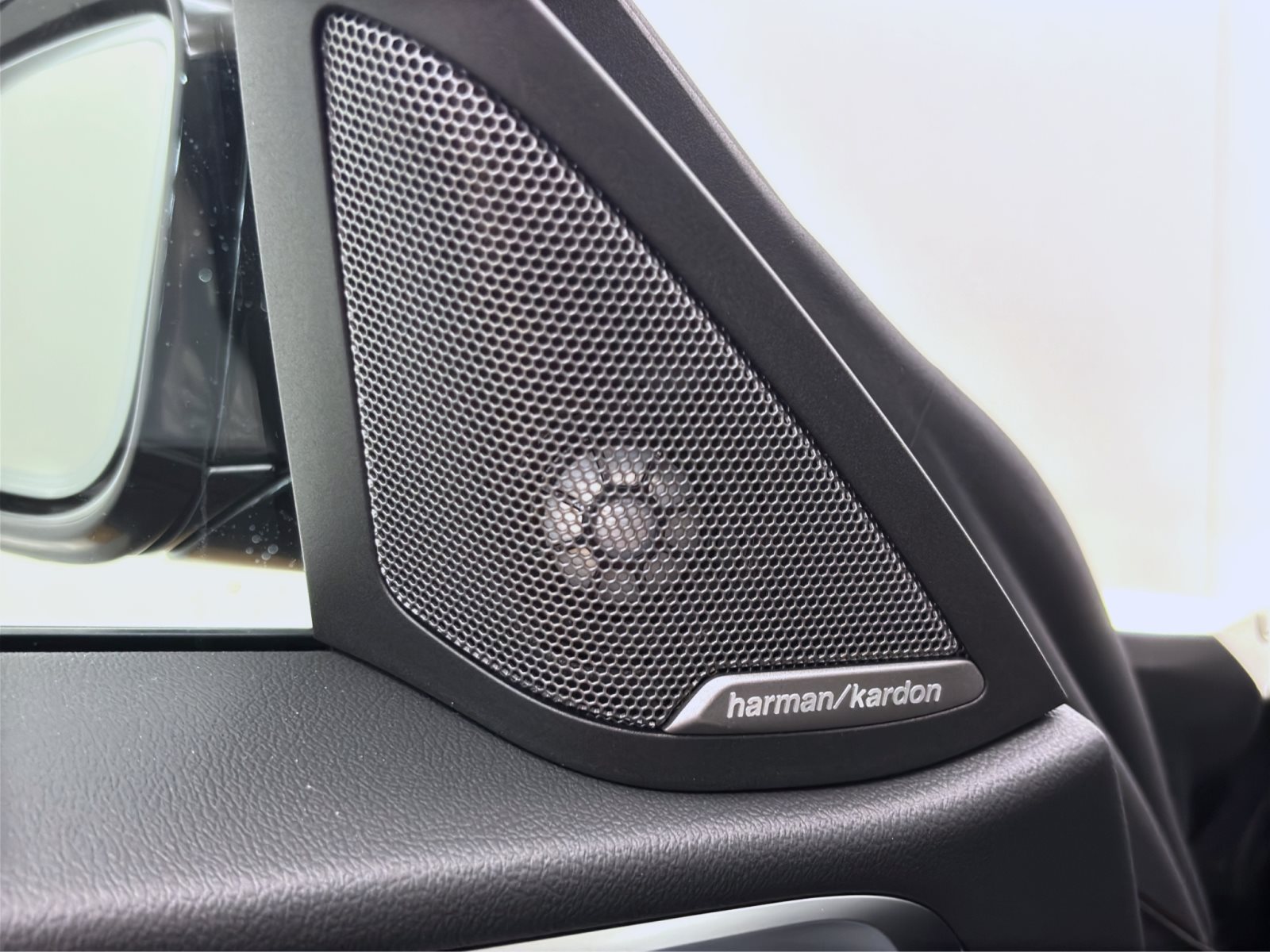 Fahrzeugabbildung BMW i4 xDrive40 [M Sport Pro, HUD, AHK, ACC, 19 LMR]