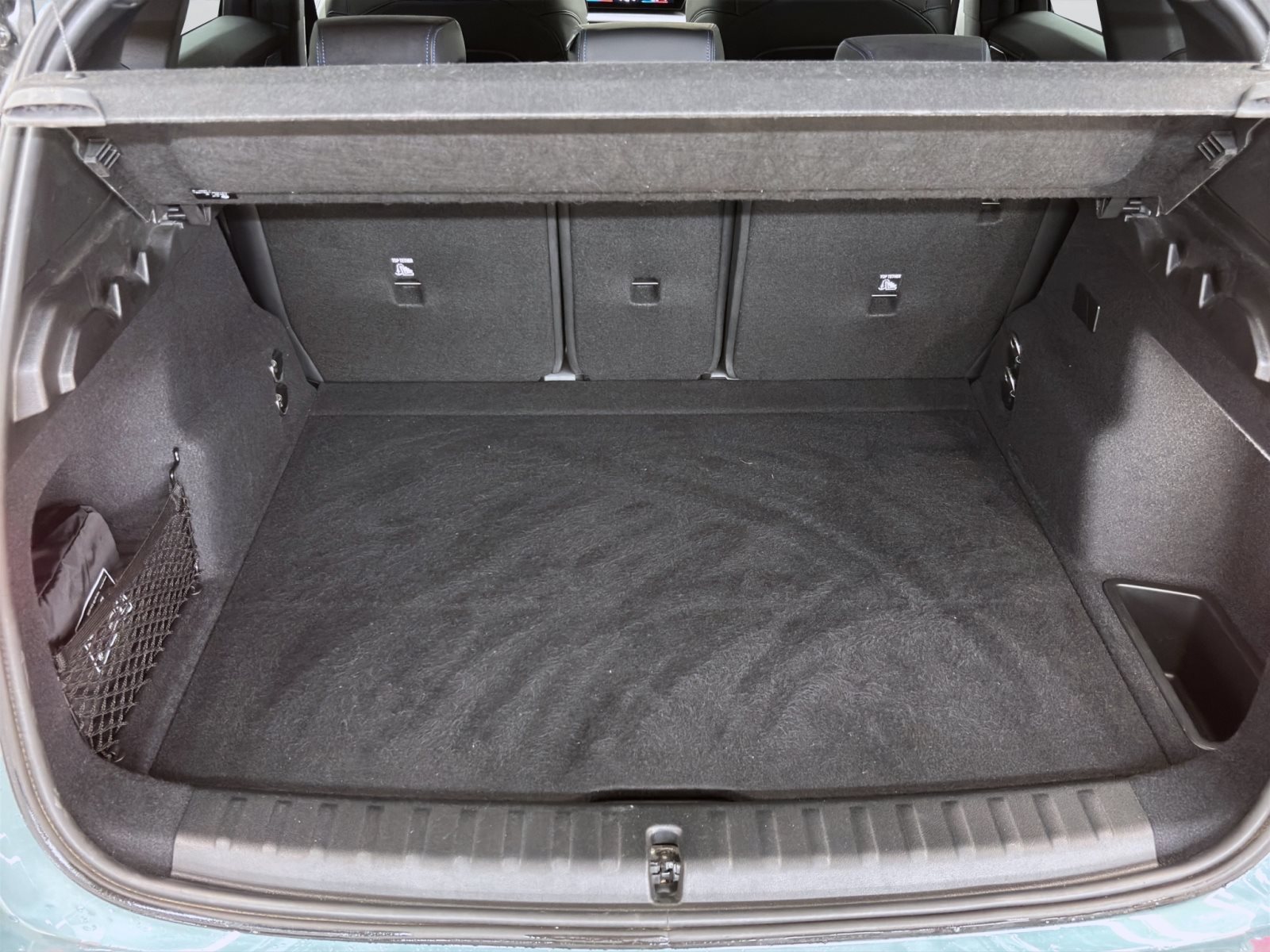 Fahrzeugabbildung BMW iX1 xDrive30 [M Sport, HUD, Pano, HK Sound, AHK]