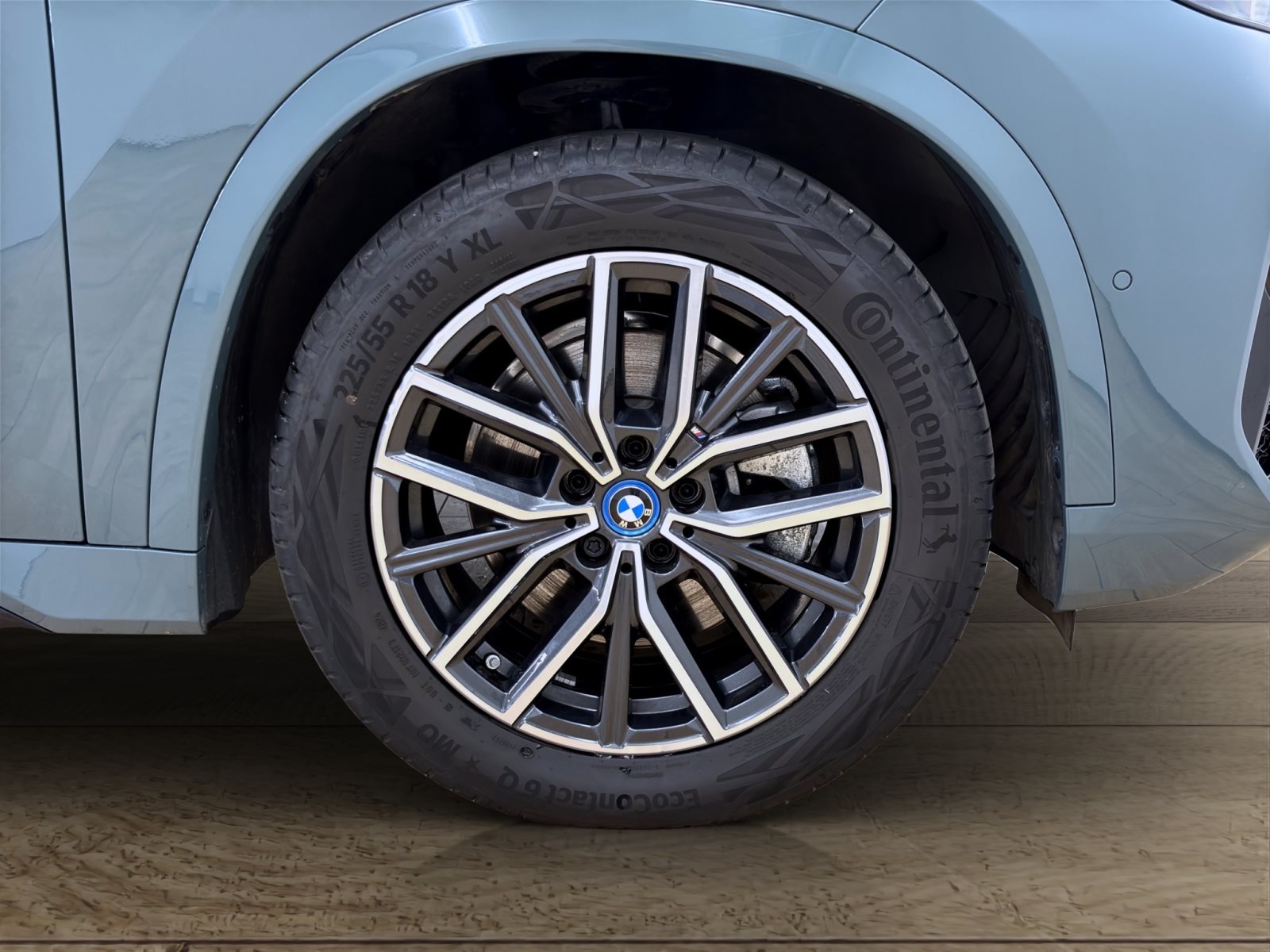 Fahrzeugabbildung BMW iX1 xDrive30 [M Sport, HUD, Pano, HK Sound, AHK]