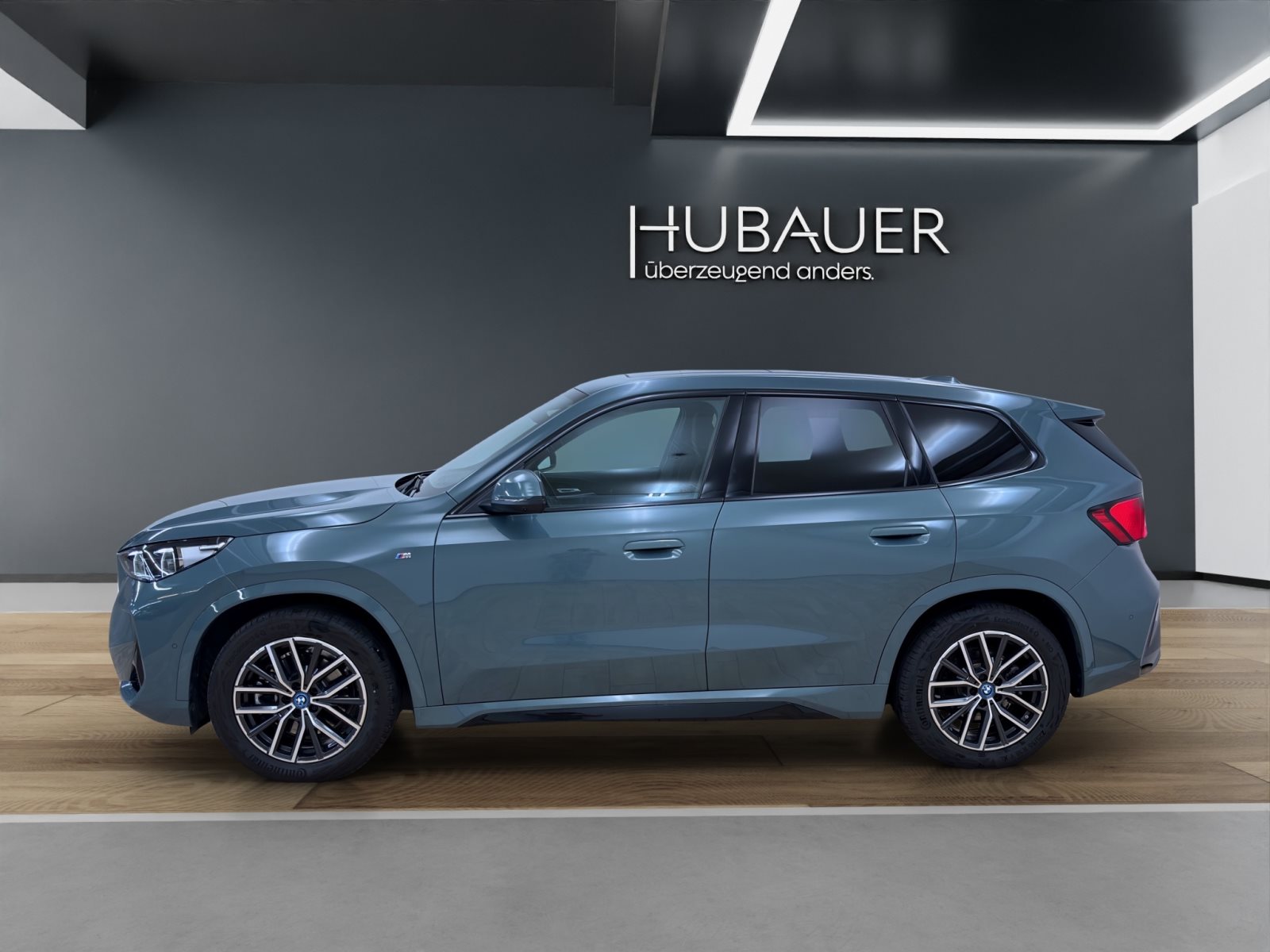 Fahrzeugabbildung BMW iX1 xDrive30 [M Sport, HUD, Pano, HK Sound, AHK]