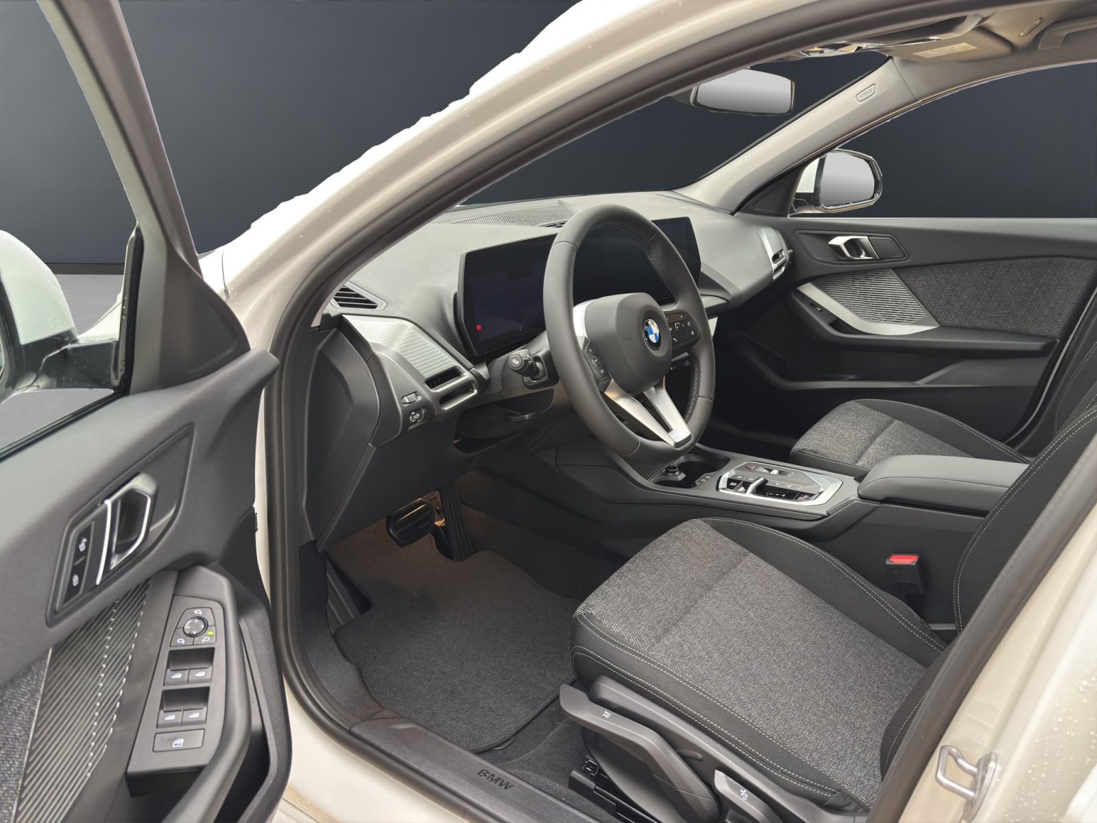 Fahrzeugabbildung BMW 120 [M Sport, Navi, 18 LMR, RFK, SHZ, LED]