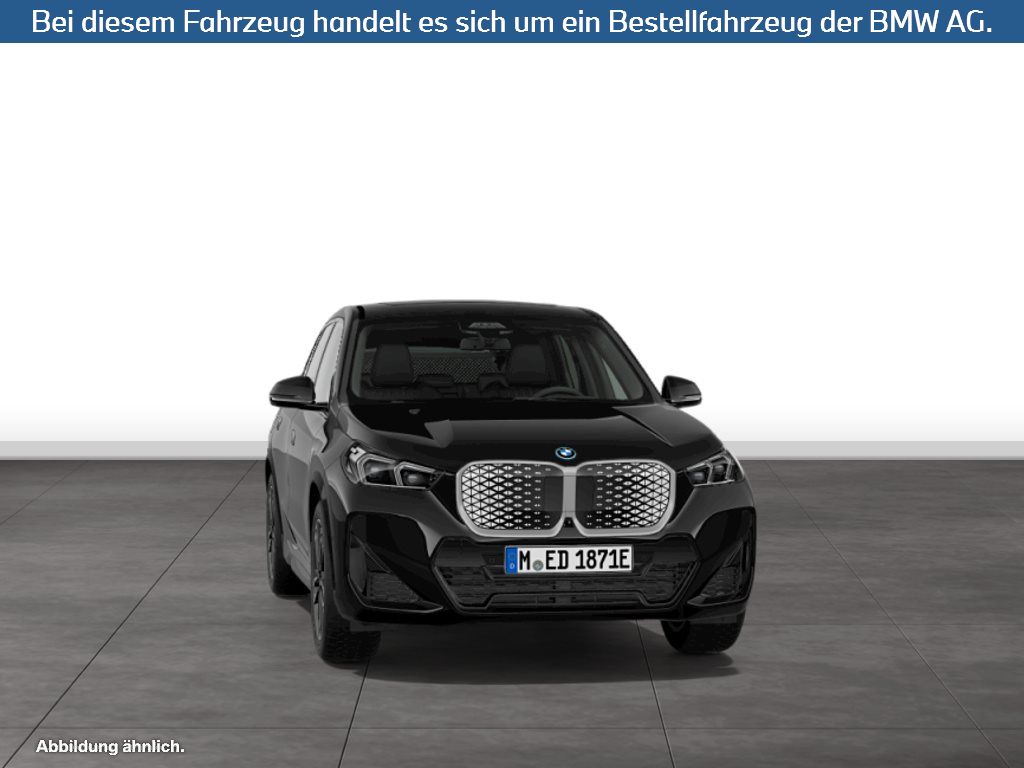 Fahrzeugabbildung BMW iX1 xDrive30